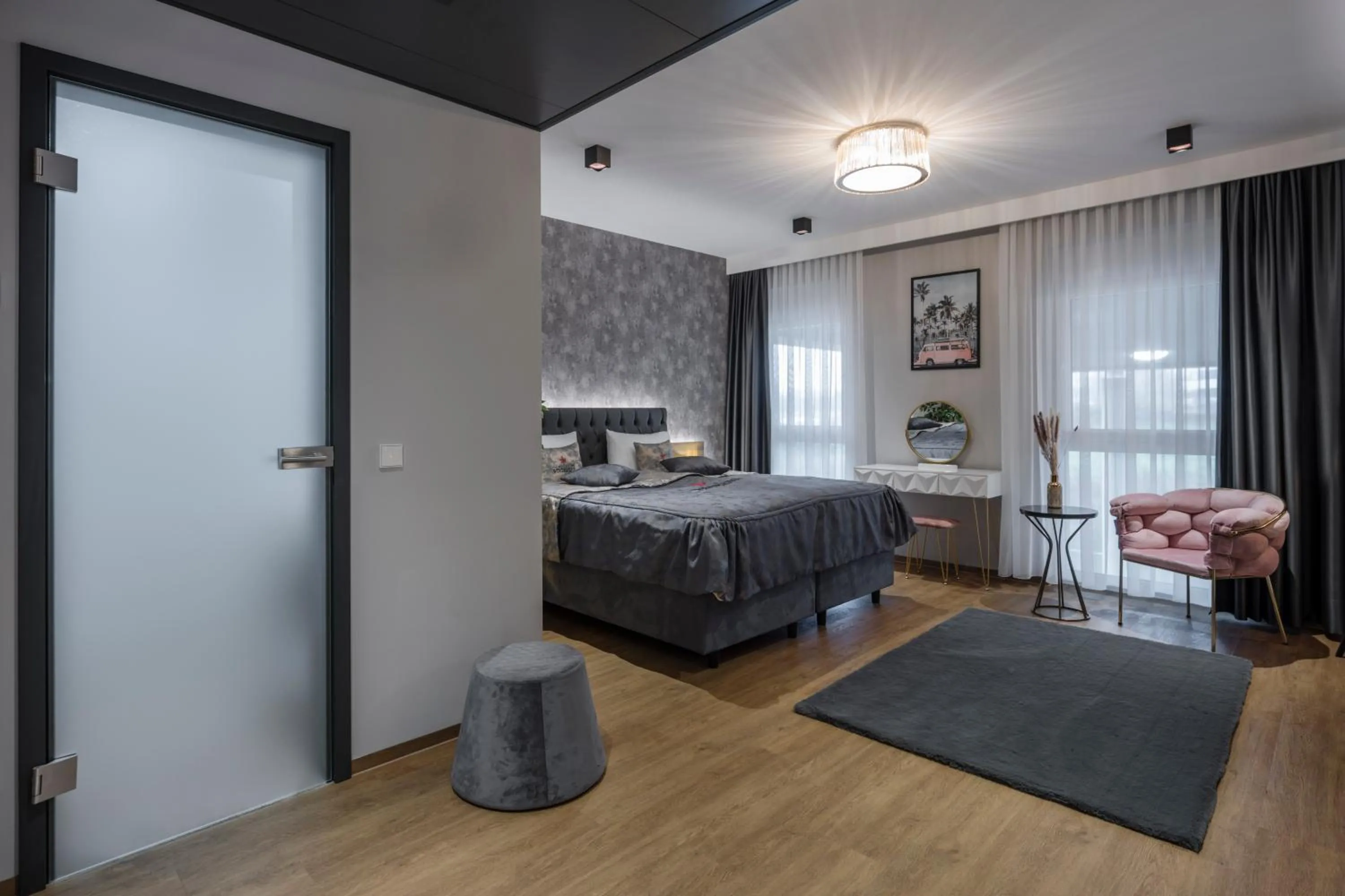 Photo of the whole room, Bed in Design Hotel Winterrot