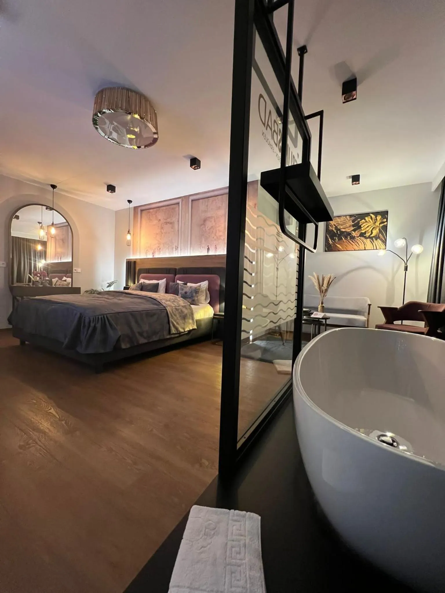 Photo of the whole room, Bed in Design Hotel Winterrot