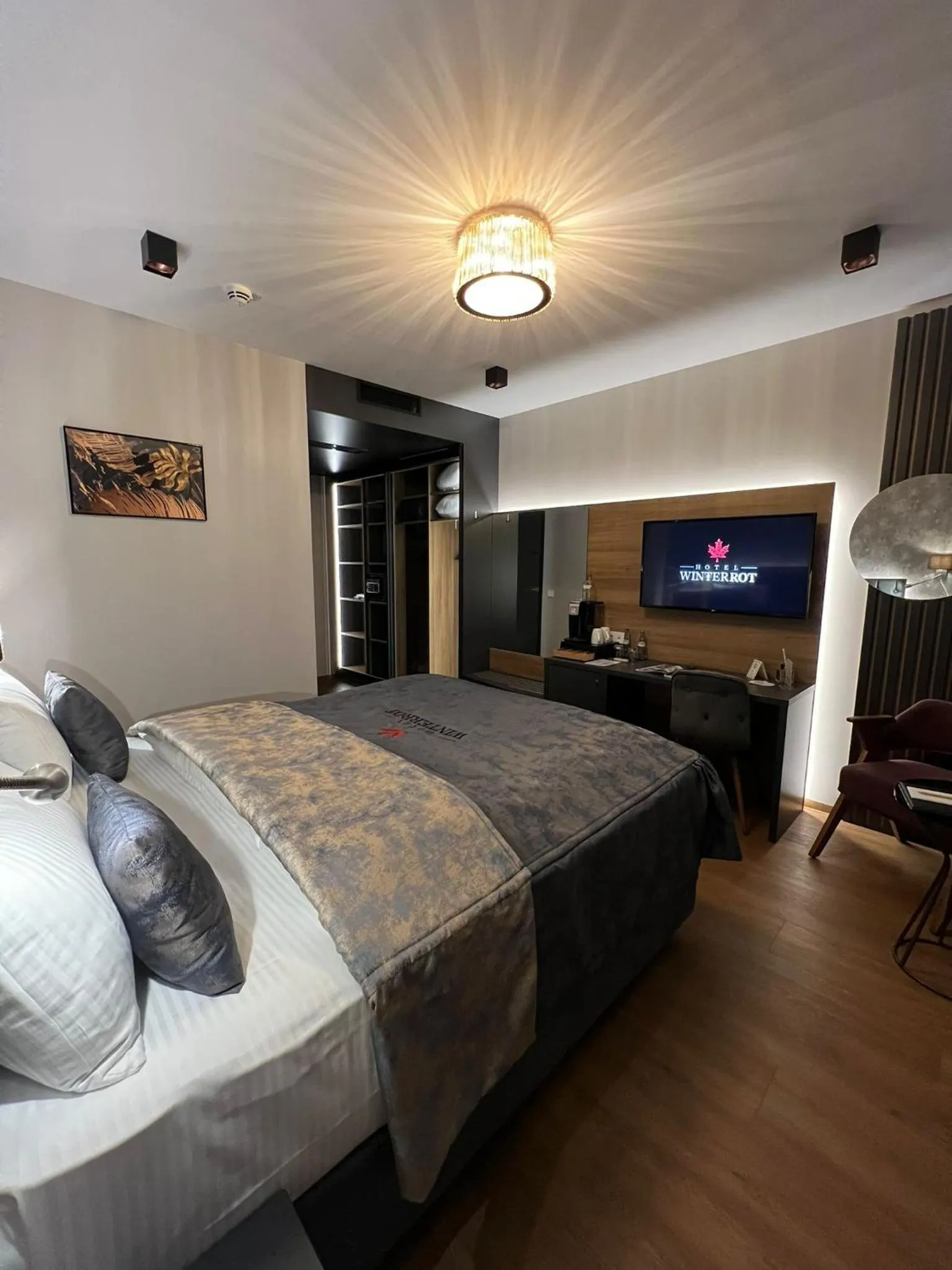 Photo of the whole room, Bed in Design Hotel Winterrot