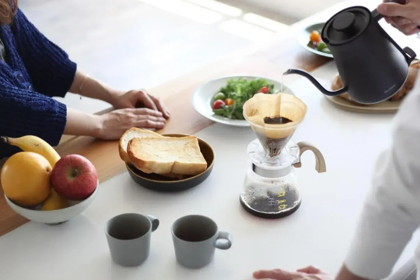 Dining area in 20 PIECES Dining area in 20 PIECES