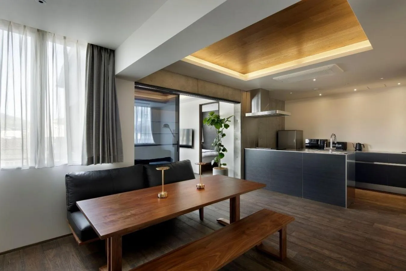 Dining area in 20 PIECES