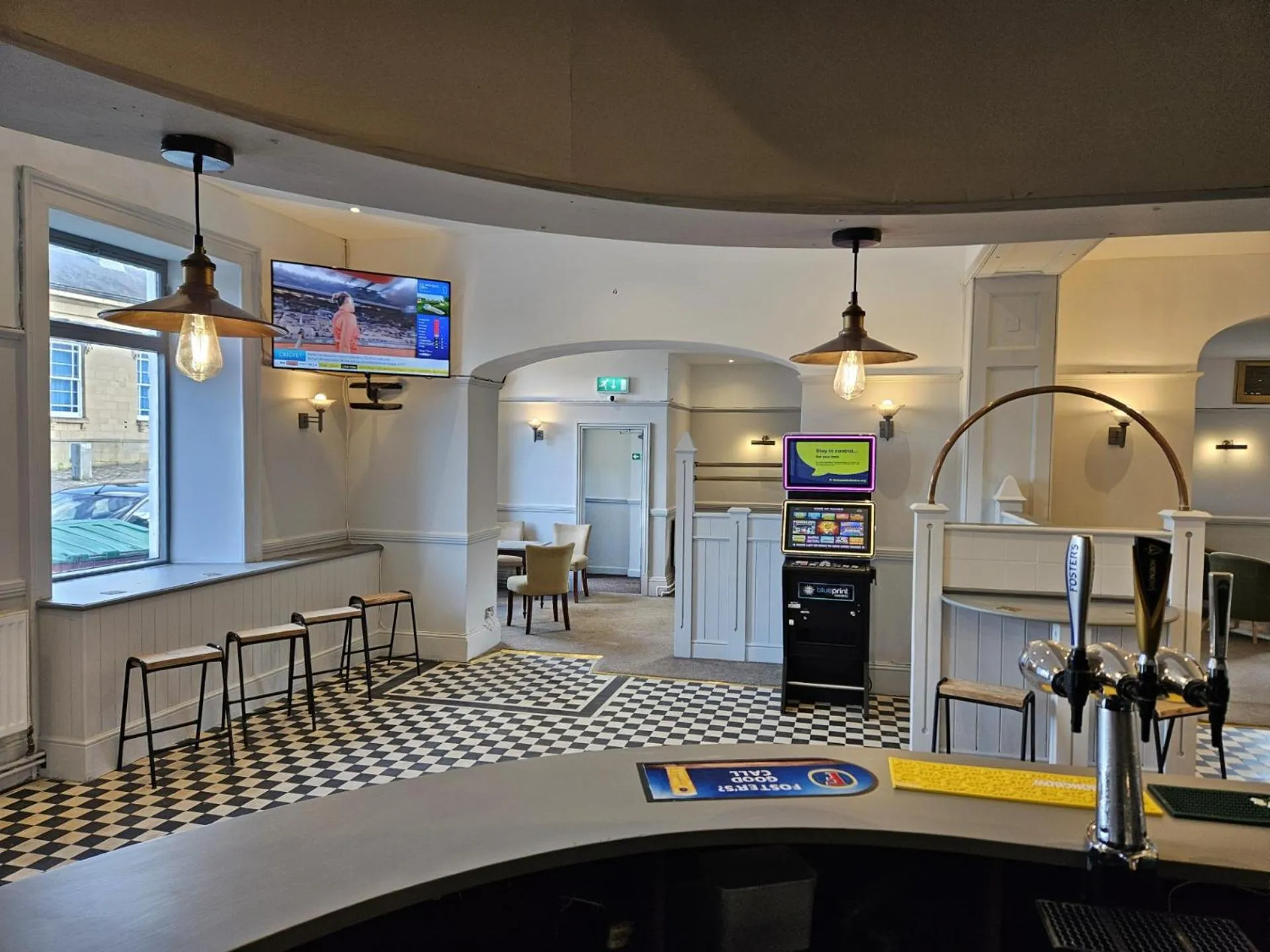 Lounge or bar in Midlands Hotel