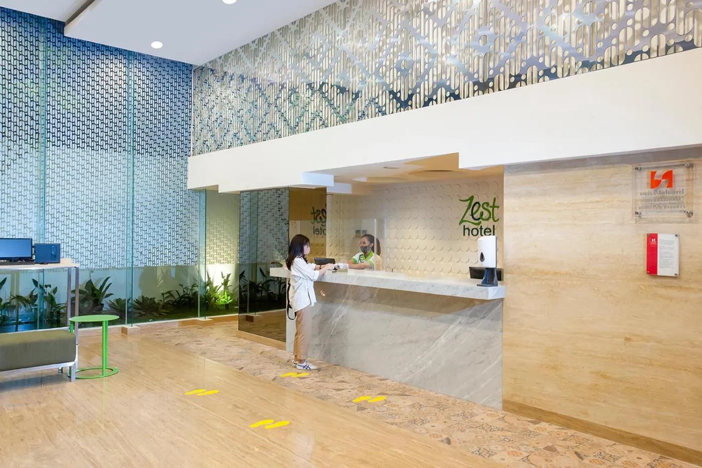 Lobby or reception in Zest Parang Raja Solo by Swiss-Belhotel International