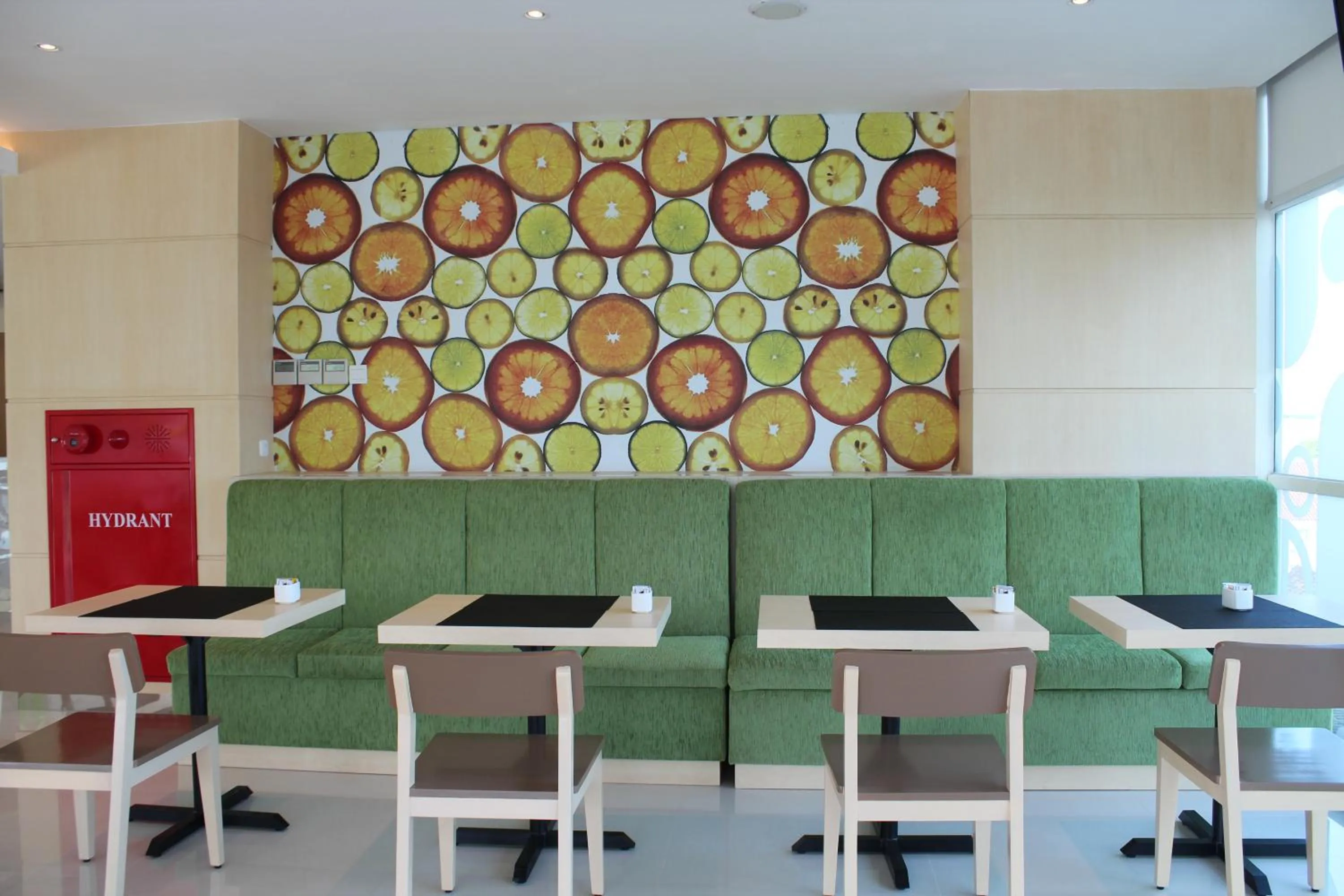 Restaurant/places to eat in Zest Parang Raja Solo by Swiss-Belhotel International