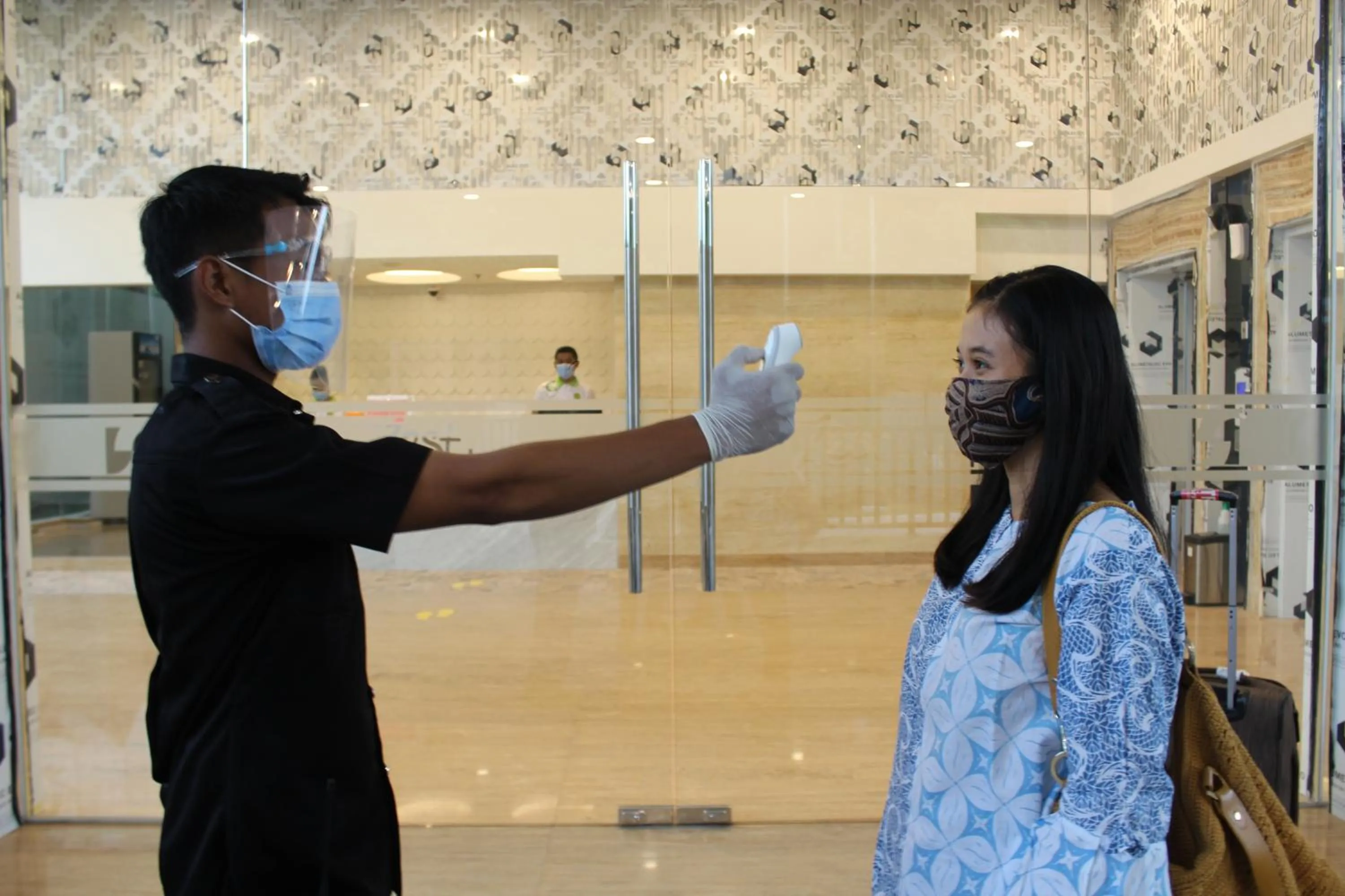 Facade/entrance in Zest Parang Raja Solo by Swiss-Belhotel International