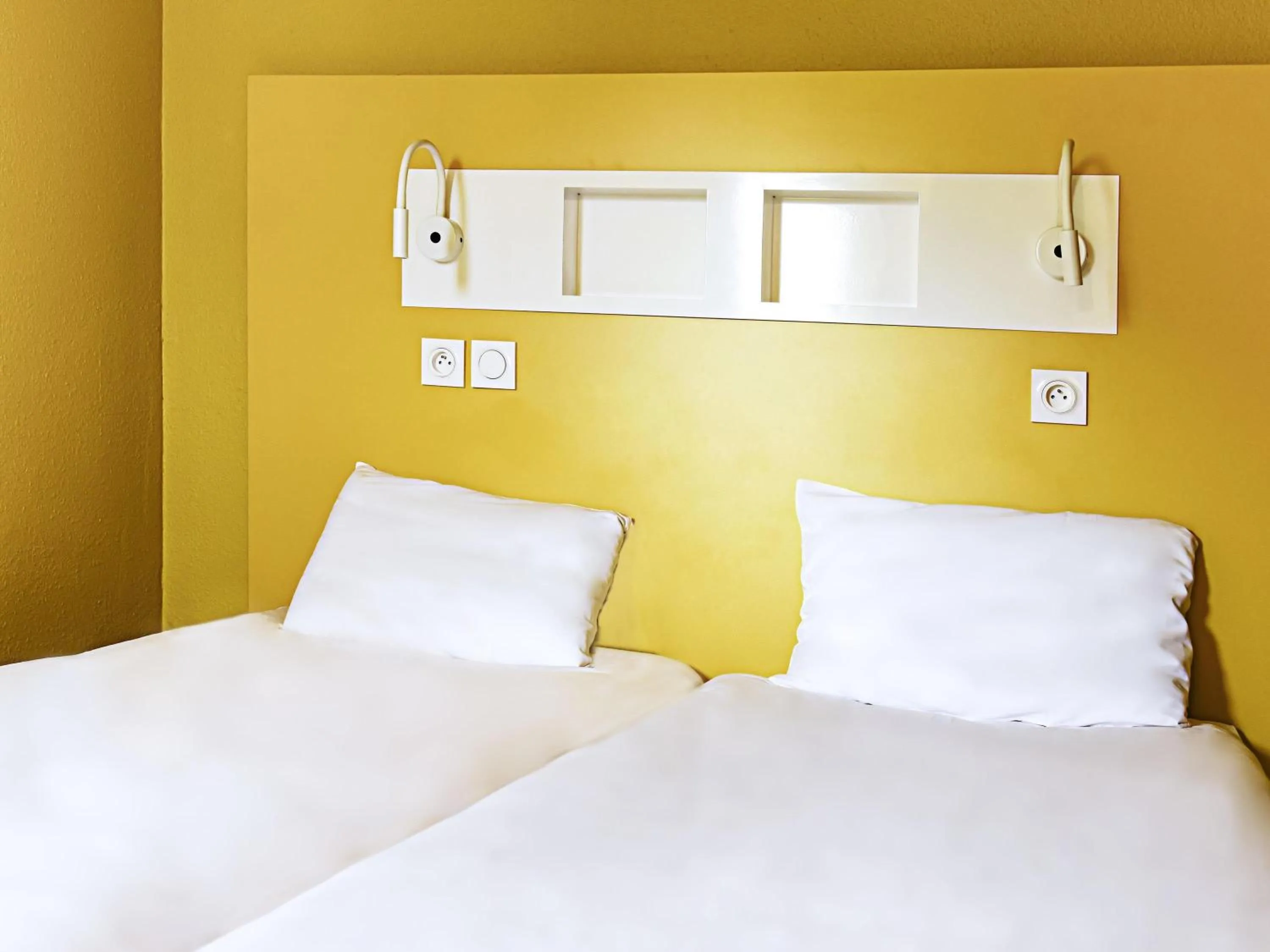 Bedroom, Bed in Ibis Budget Lyon Est Saint Quentin Fallavier
