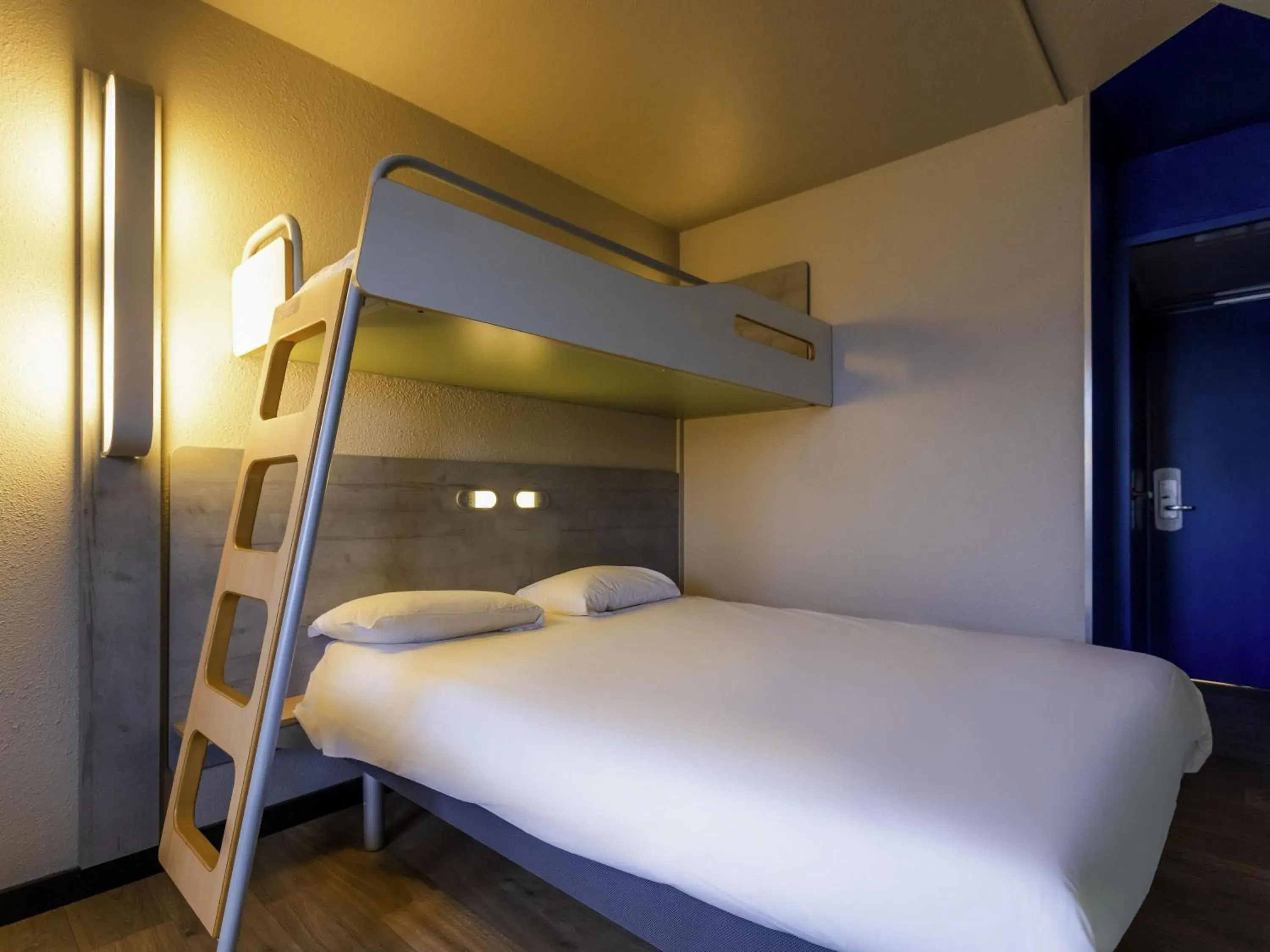 Triple Room - single occupancy in ibis budget Albertville Triple Room - single occupancy in ibis budget Albertville