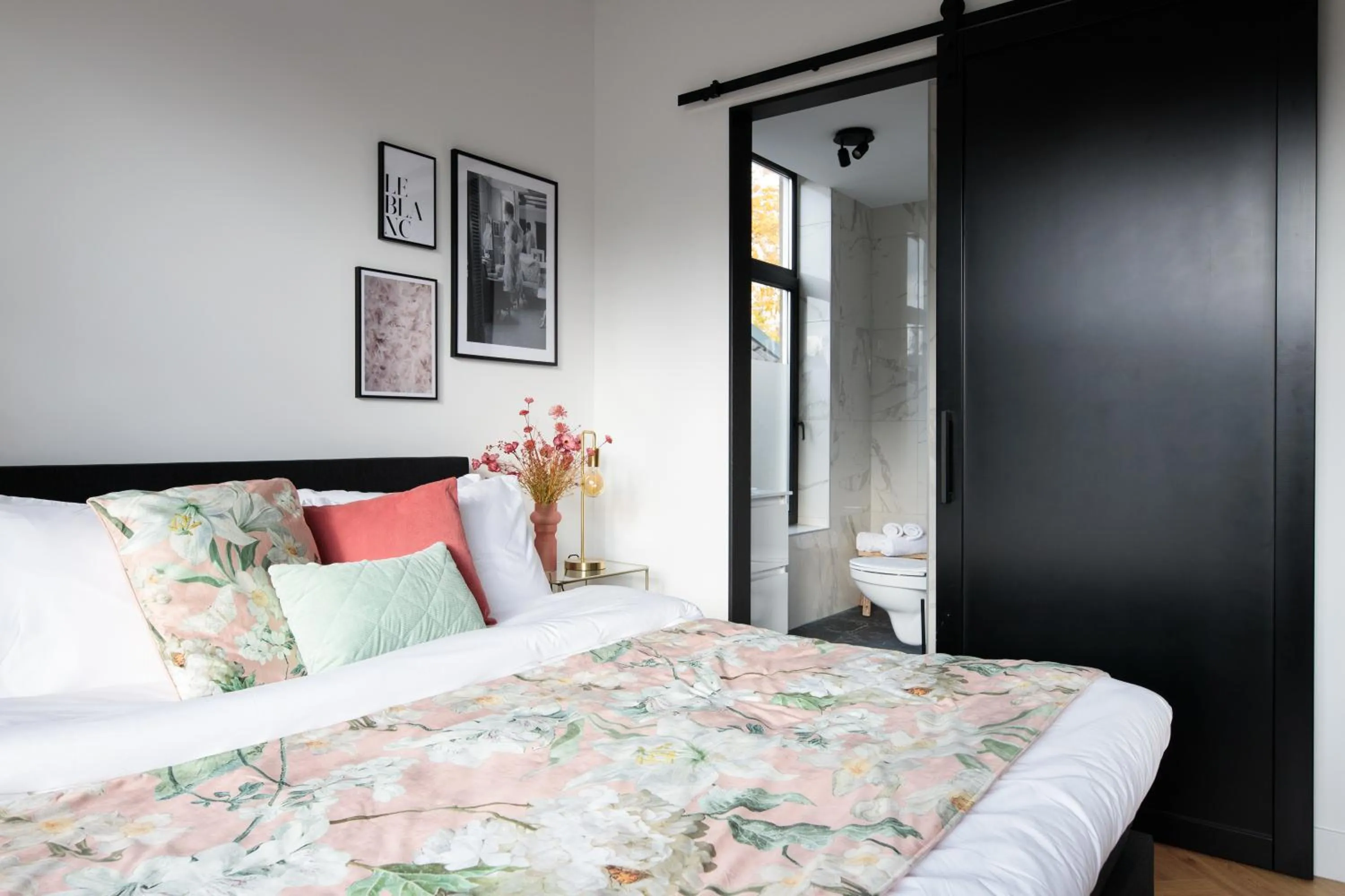 Bed in Boutique Hotel 43 Zaandam-Amsterdam