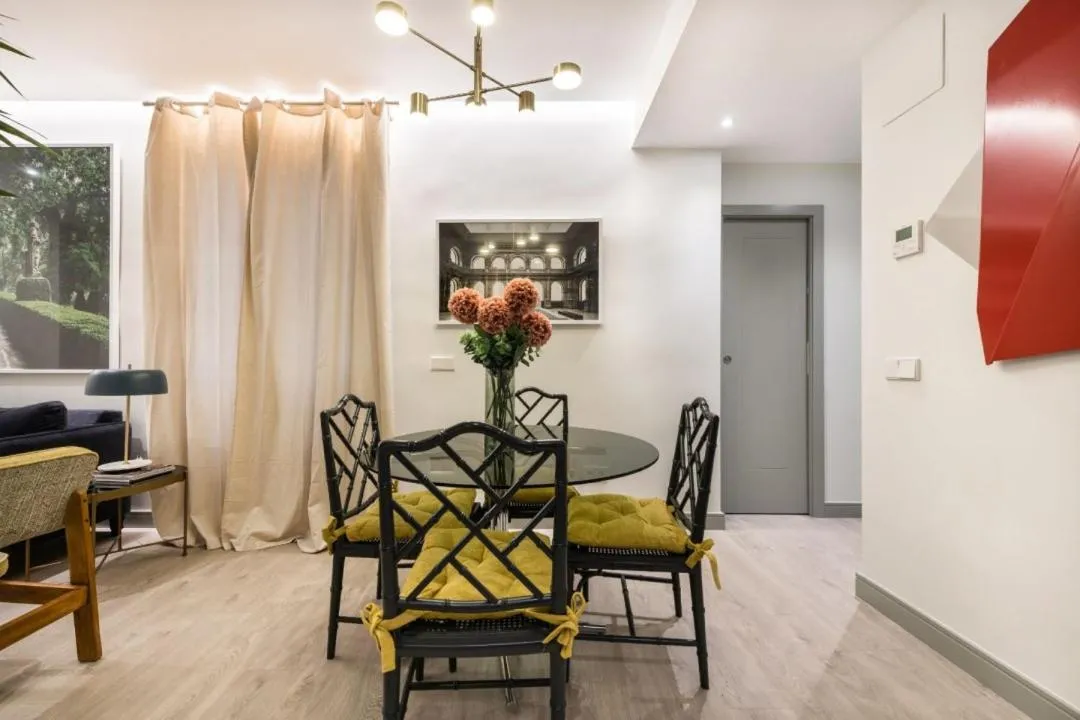 Executive Stylish - 2BD 2BTH - Salamanca