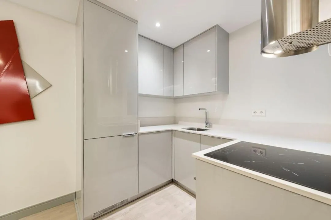 Executive Stylish - 2BD 2BTH - Salamanca