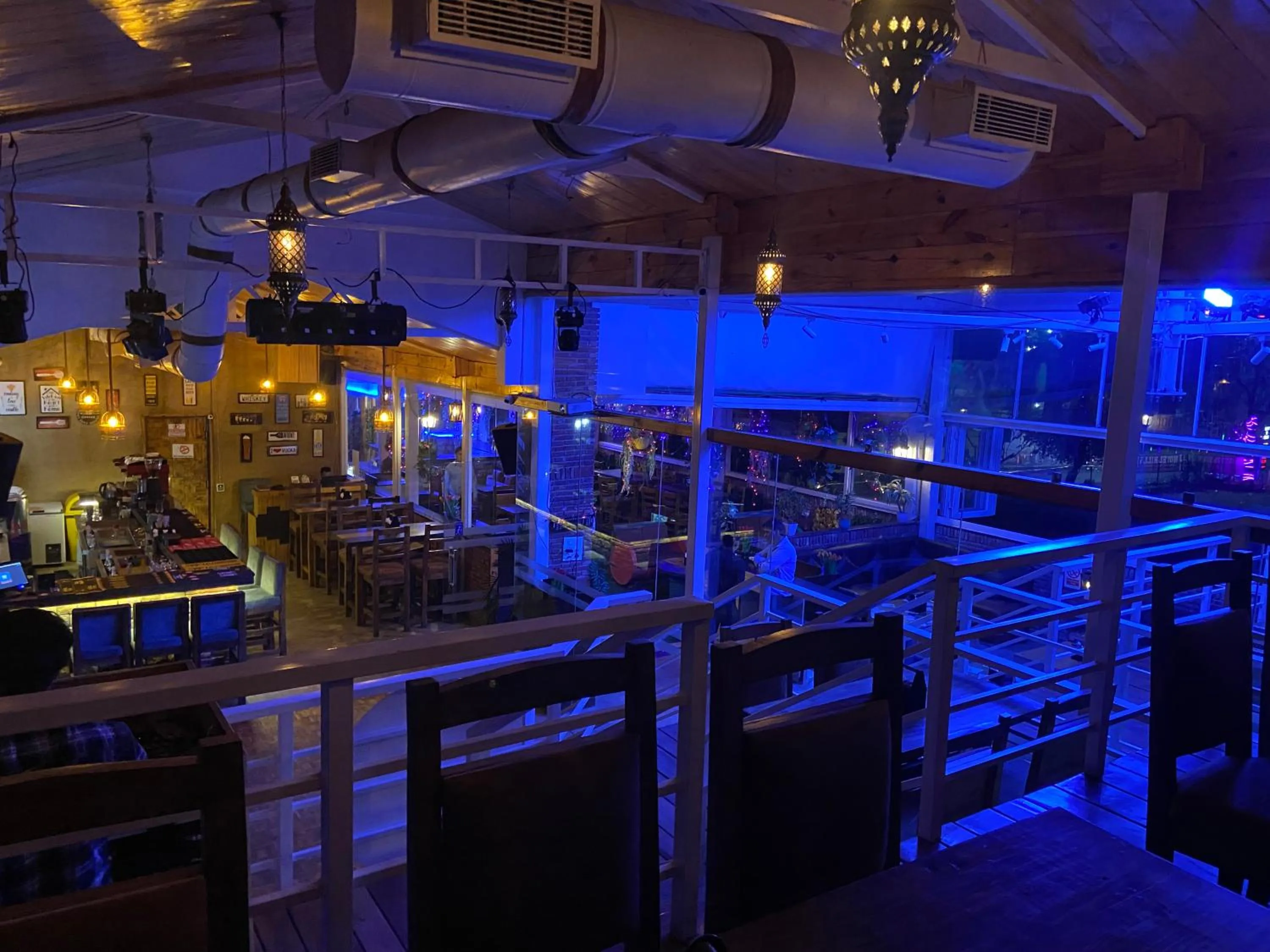 Restaurant/places to eat in HOTEL HILL VIEW