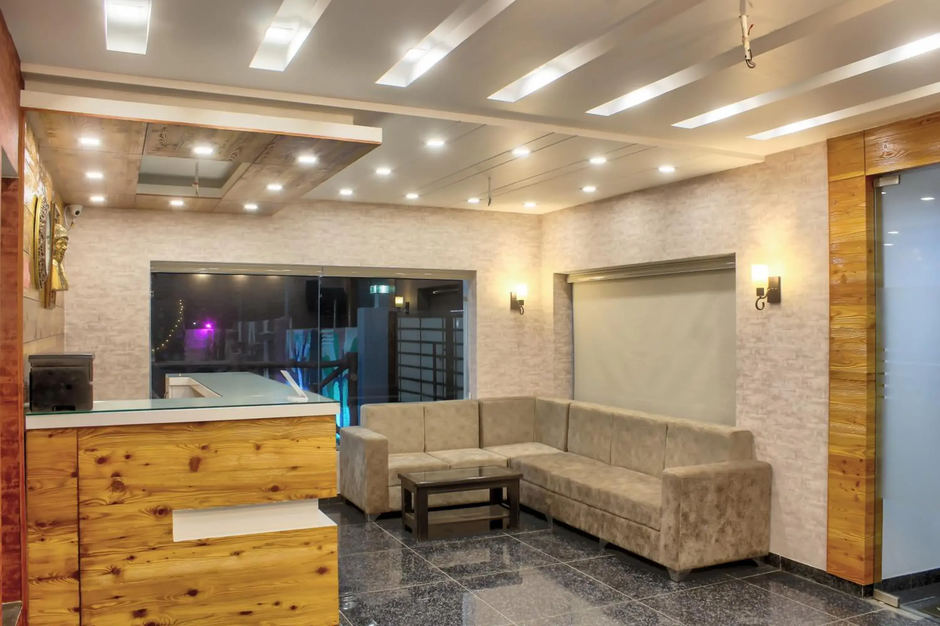 Lobby or reception in HOTEL HILL VIEW Lobby or reception in HOTEL HILL VIEW