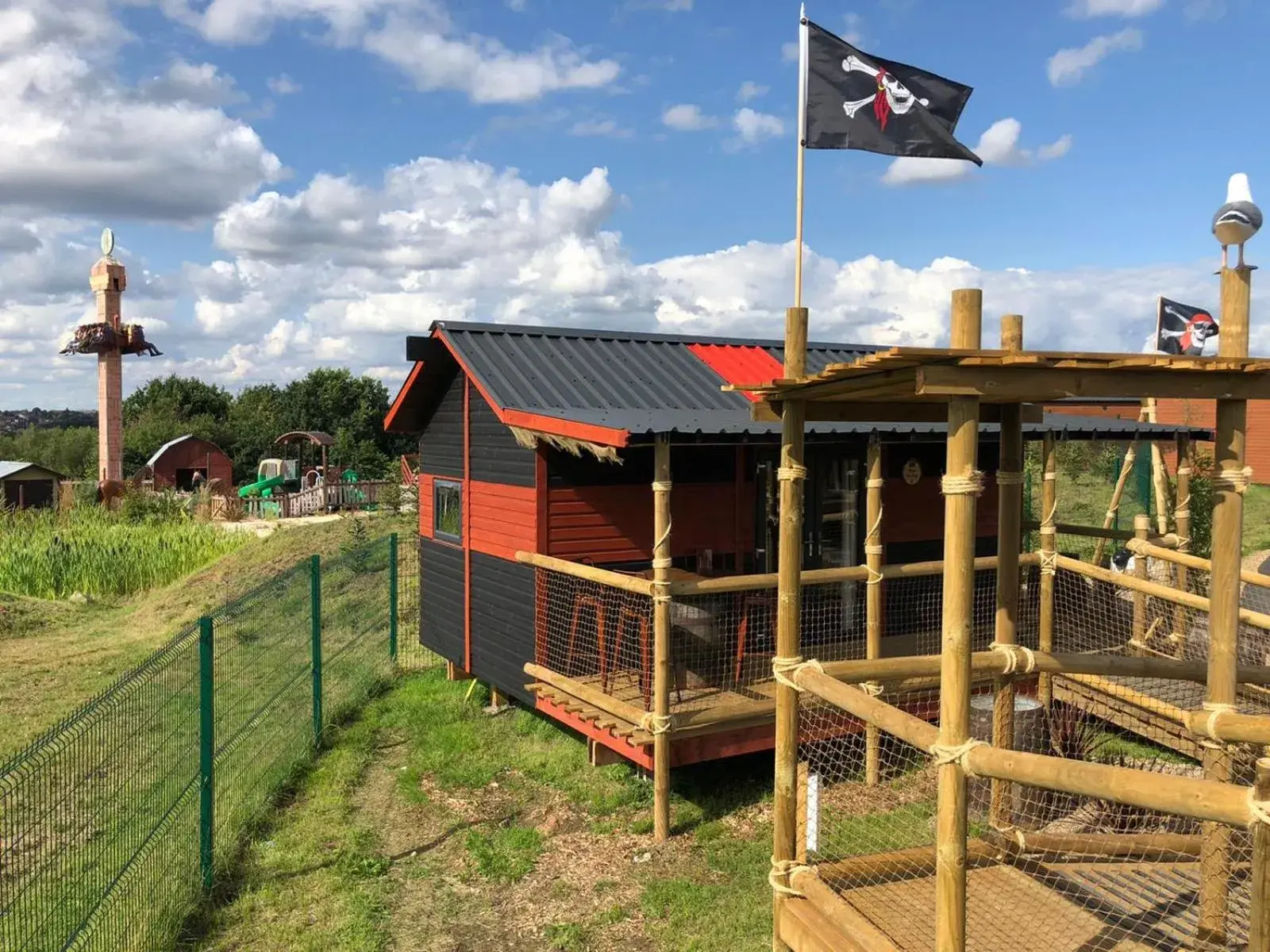 Family Studio in Gulliver's Valley, M1, JCT 31 Family Studio in Gulliver's Valley, M1, JCT 31
