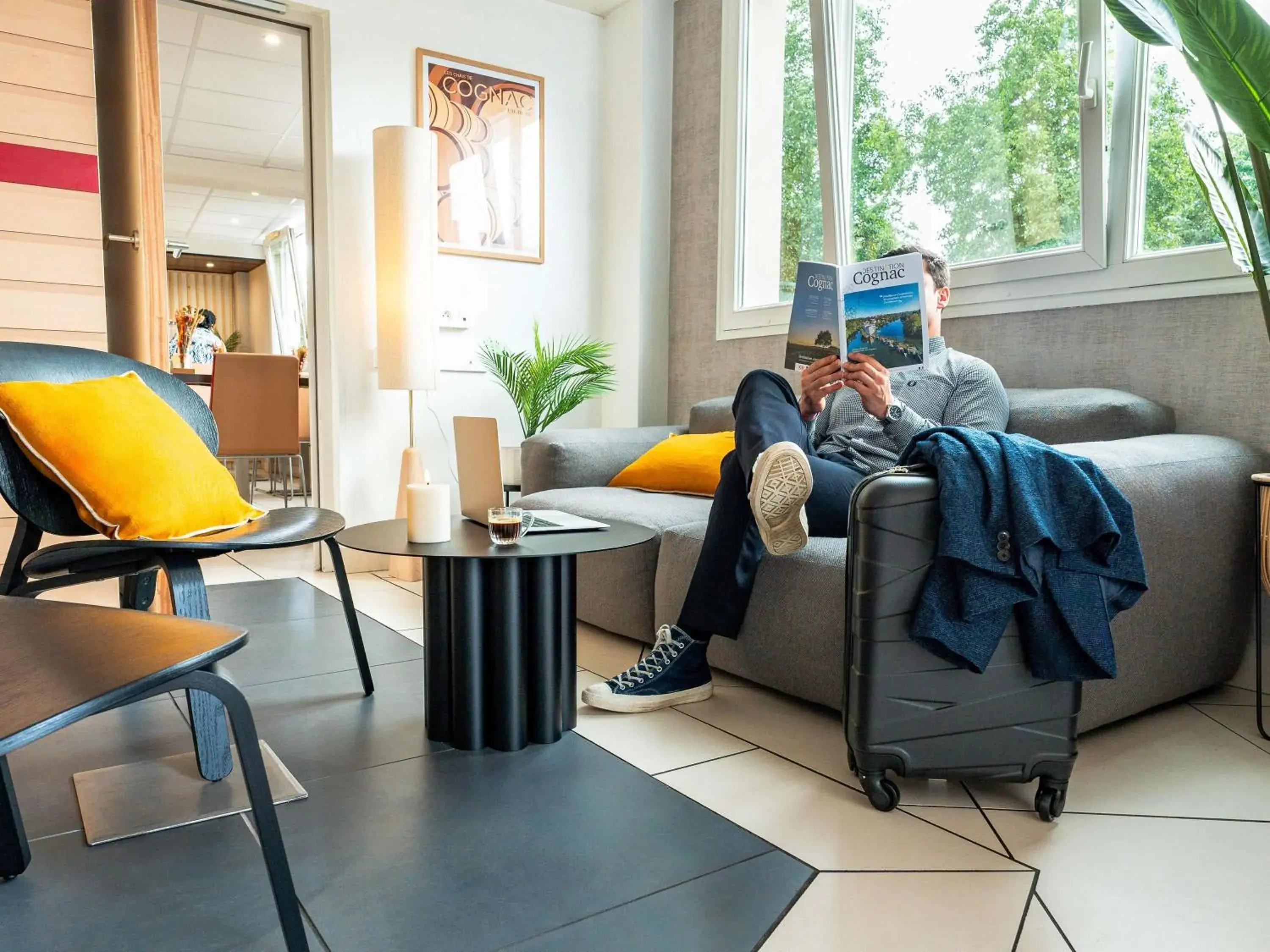 Property building in Hôtel Ibis Cognac Centre Property building in Hôtel Ibis Cognac Centre