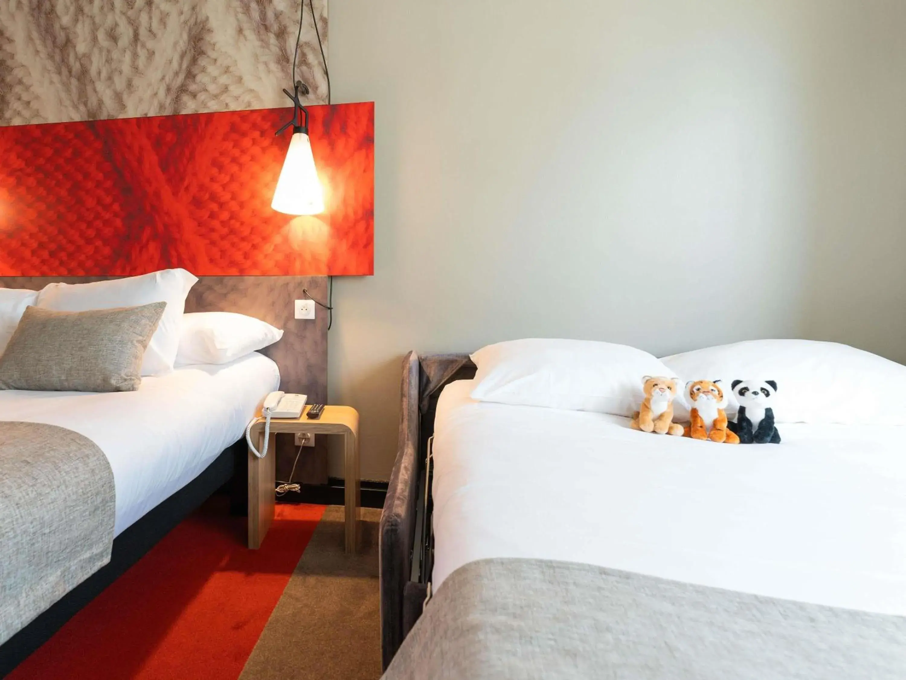 Bedroom, Bed in Hôtel Ibis Cognac Centre Bedroom, Bed in Hôtel Ibis Cognac Centre