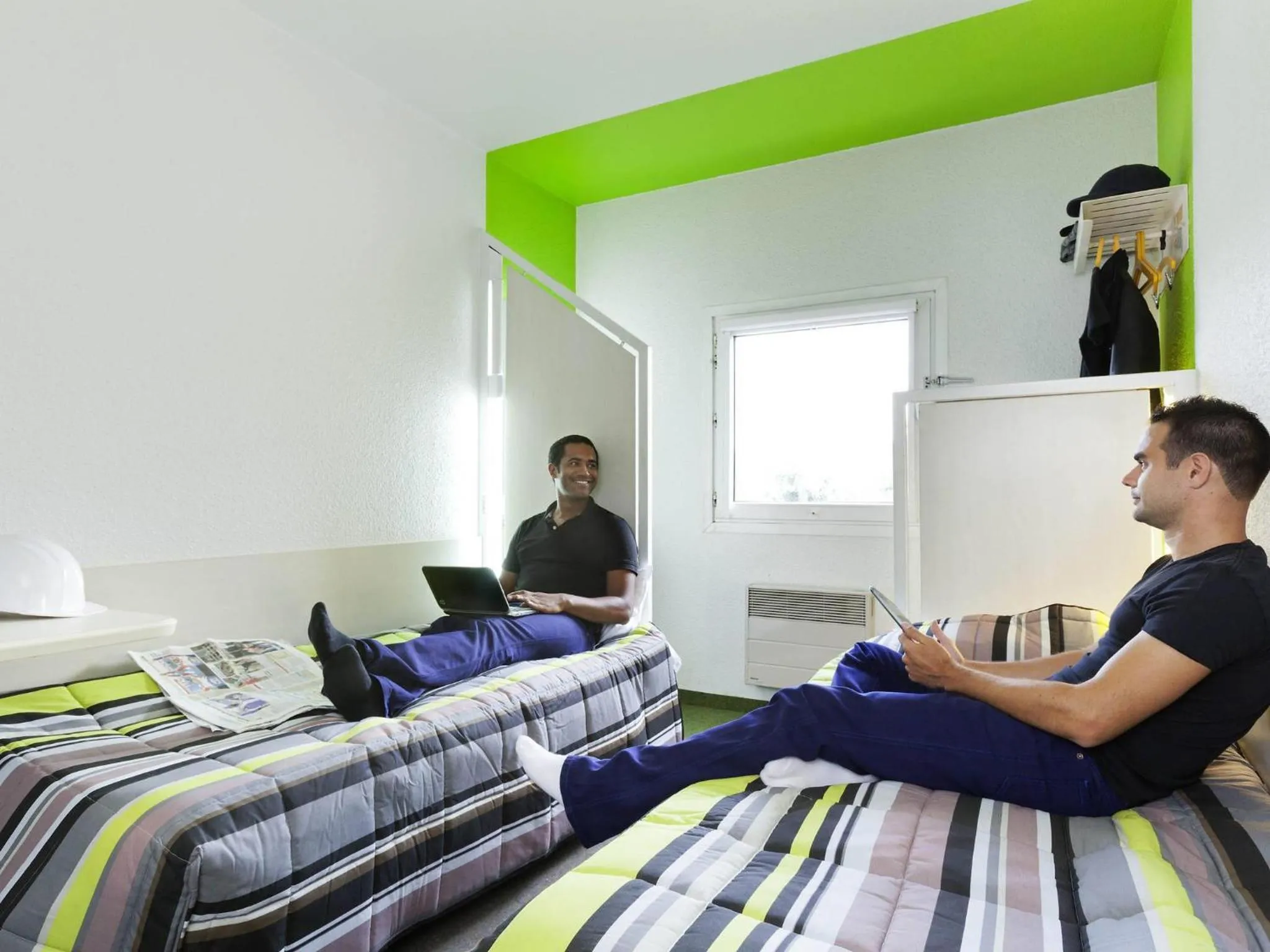 Bedroom, Bed in hotelF1 Lyon Gerland Vénissieux