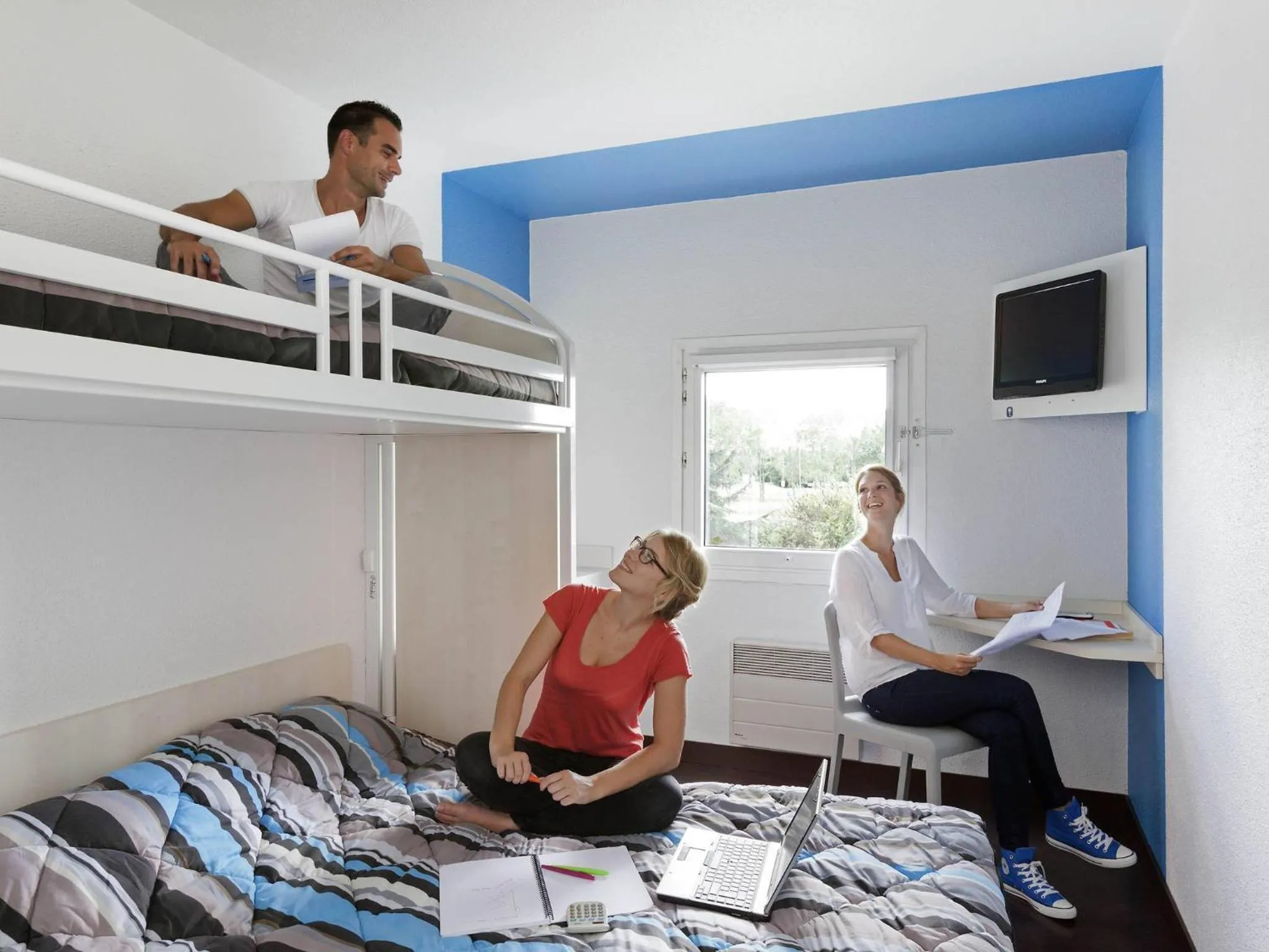 Bedroom, Bed in hotelF1 Lyon Gerland Vénissieux