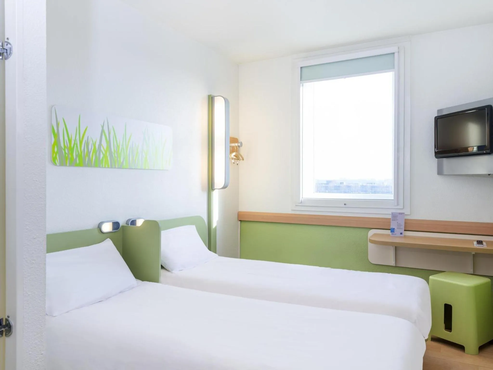Bedroom, Bed in ibis budget Lyon Gerland