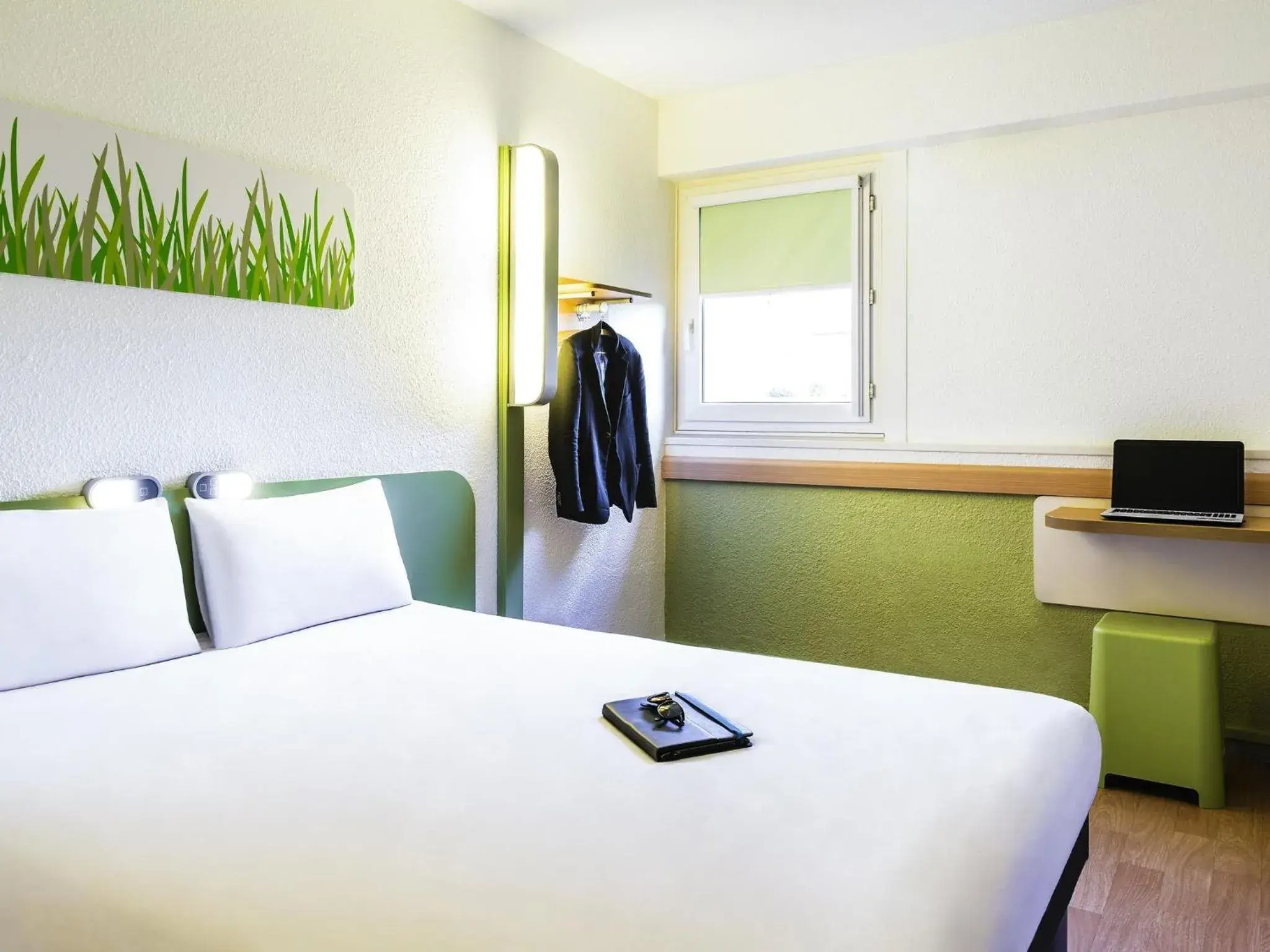 Bedroom, Bed in ibis budget Lyon Gerland Bedroom, Bed in ibis budget Lyon Gerland