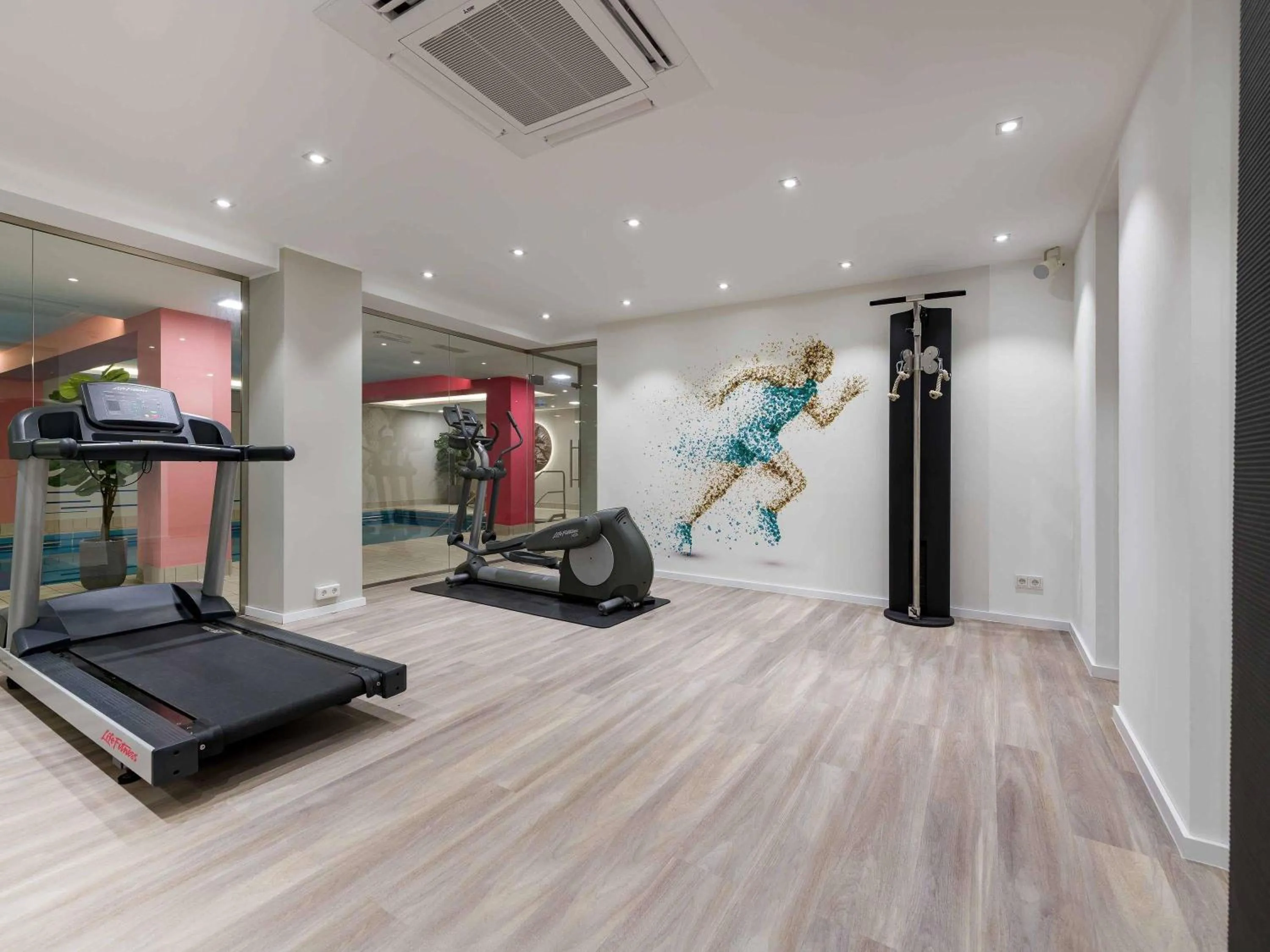 Fitness centre/facilities in Mercure Hotel Koeln Belfortstrasse