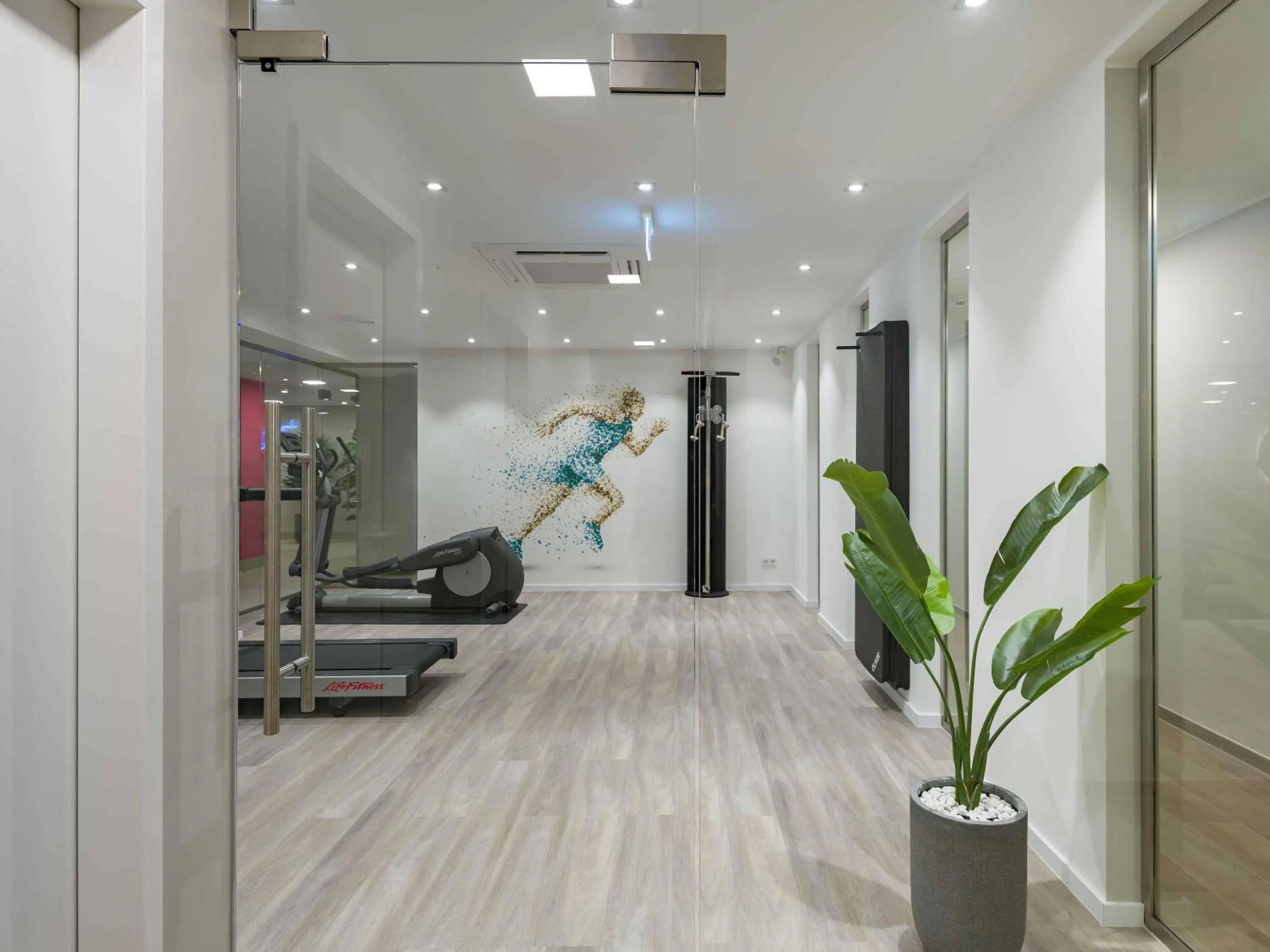 Fitness centre/facilities in Mercure Hotel Koeln Belfortstrasse