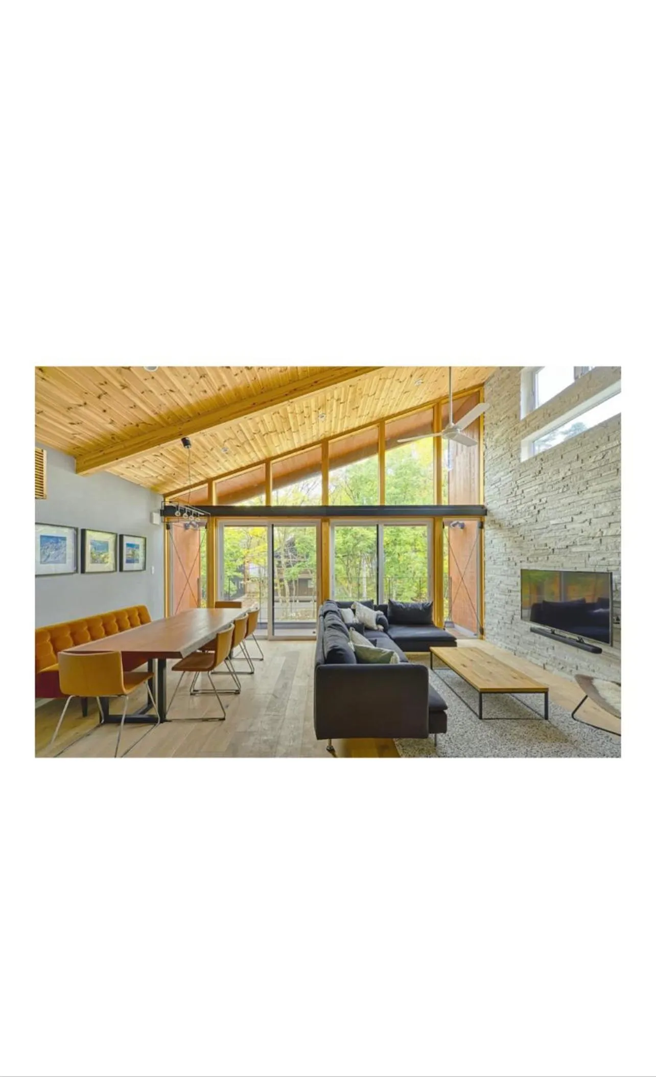 Living room in Cherrywoods Place by Hakuba White Fox Company