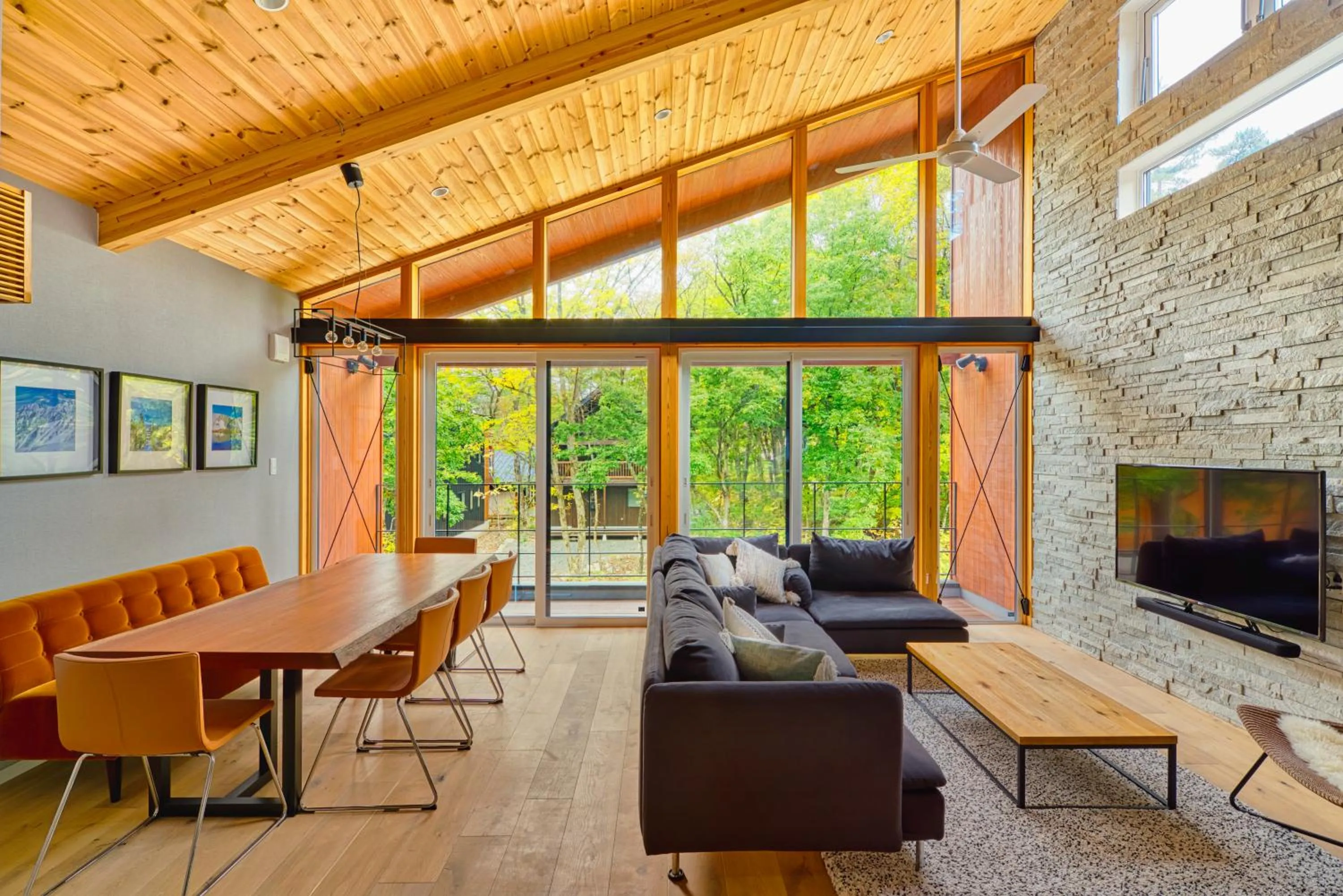 Living room in Cherrywoods Place by Hakuba White Fox Company