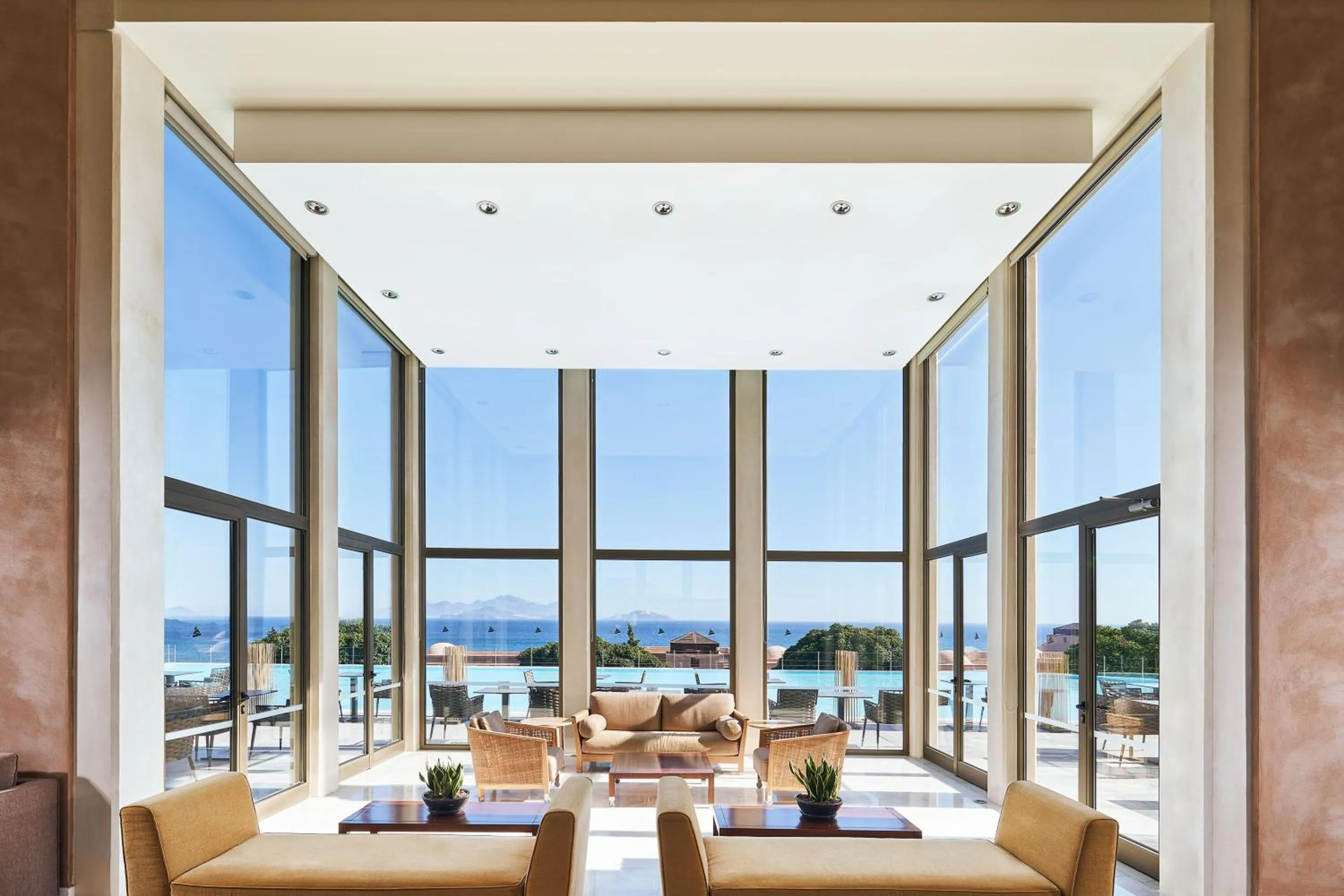 Lounge or bar in Atlantica Belvedere Resort - Adults Only