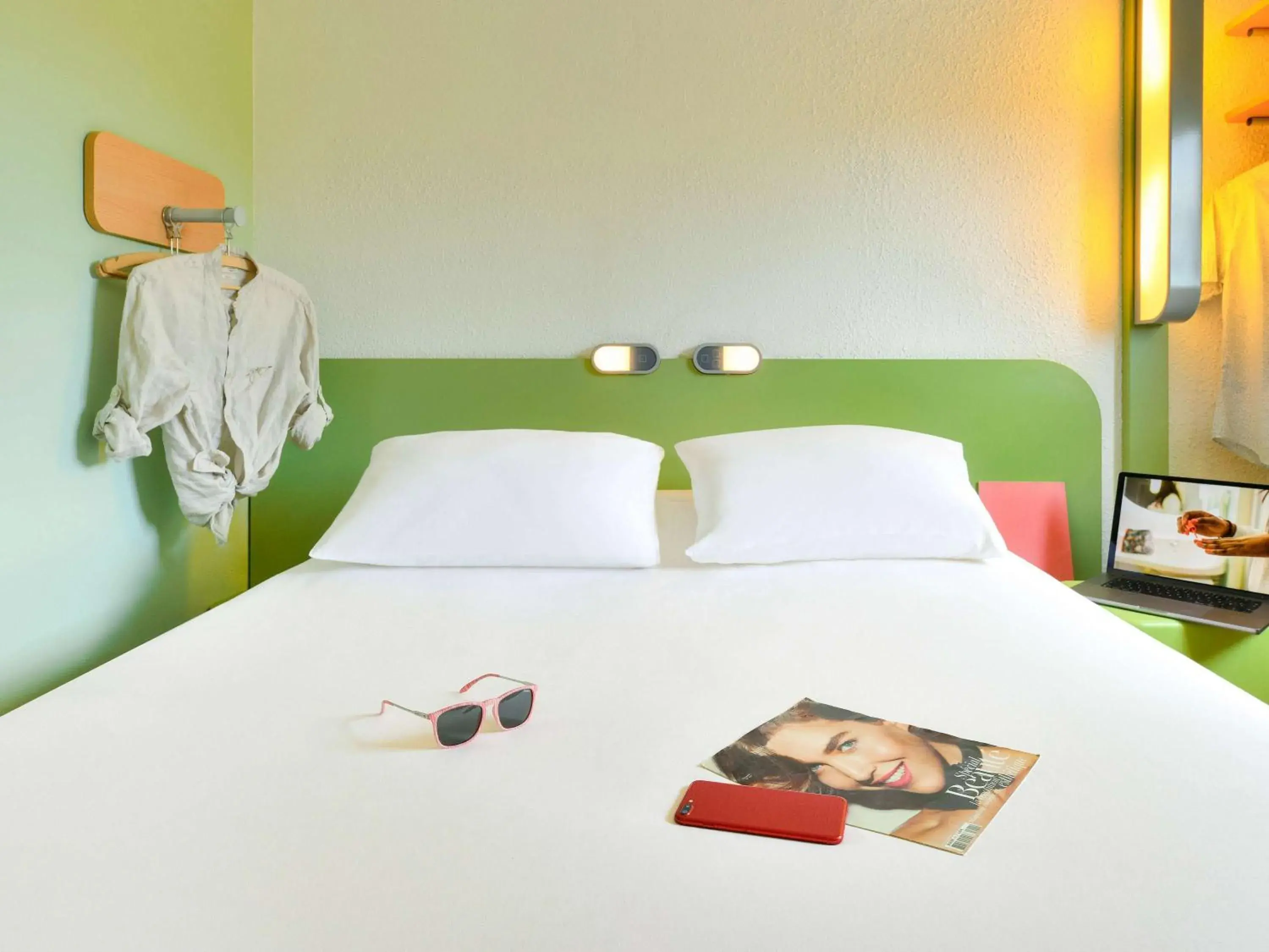 Bedroom, Bed in ibis budget Clermont Ferrand Sud Bedroom, Bed in ibis budget Clermont Ferrand Sud