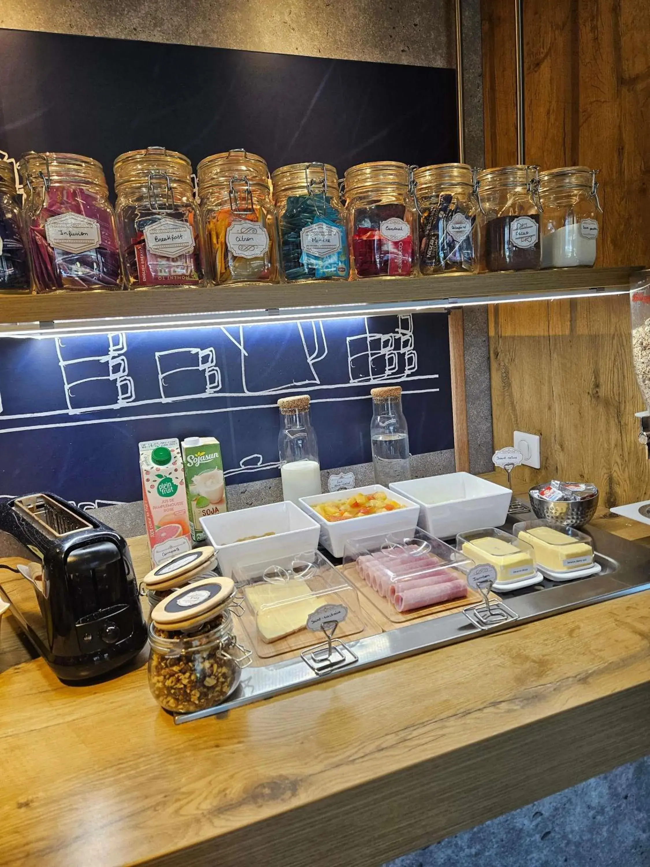 Breakfast in ibis budget Clermont Ferrand Sud Breakfast in ibis budget Clermont Ferrand Sud