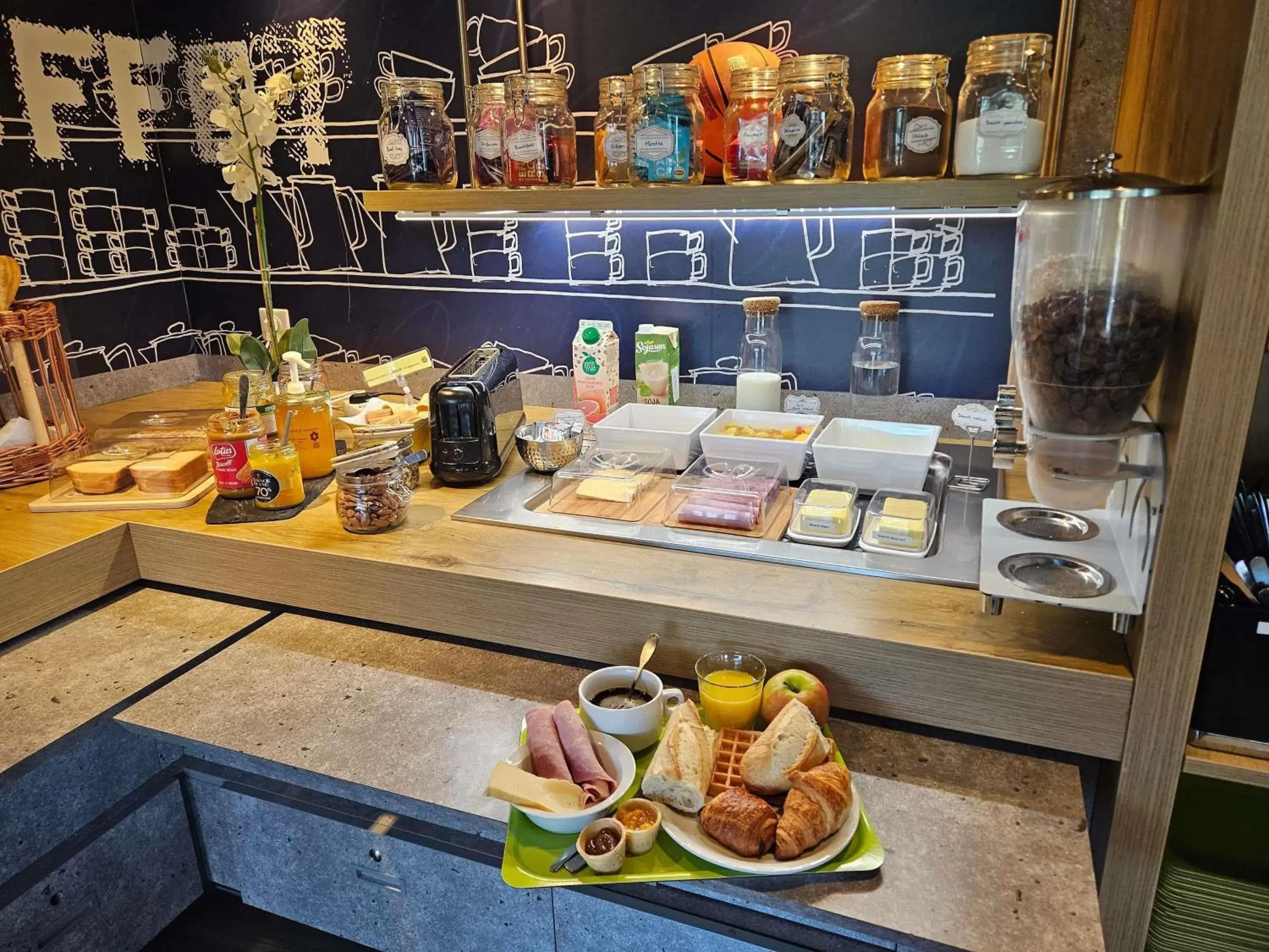 Breakfast in ibis budget Clermont Ferrand Sud Breakfast in ibis budget Clermont Ferrand Sud