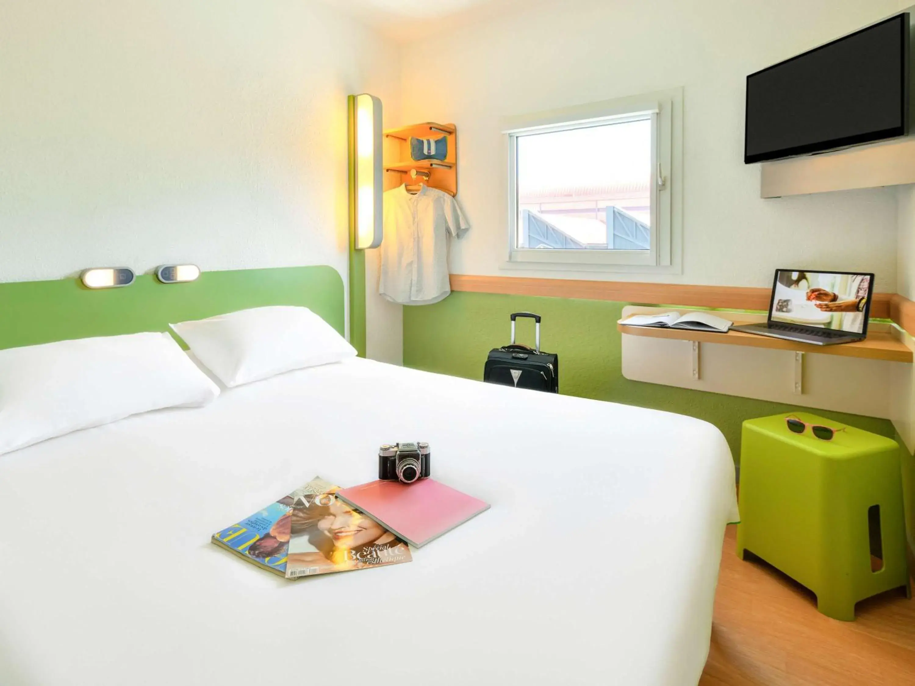 Property building, Bed in ibis budget Clermont Ferrand Sud Property building, Bed in ibis budget Clermont Ferrand Sud