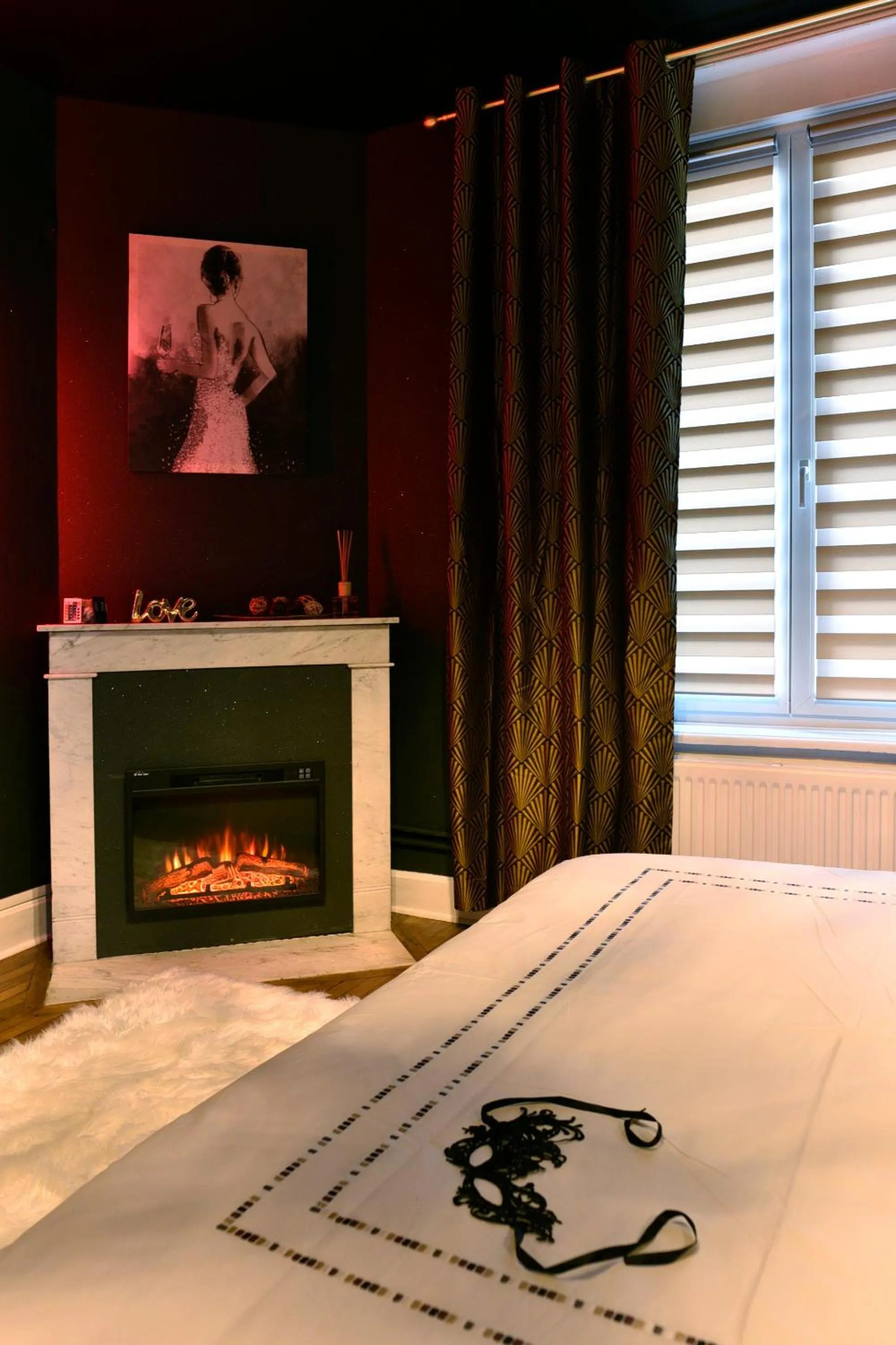Bed in MoonLOVE, SPA/Sauna et Jacuzzi privés, charme et détente.