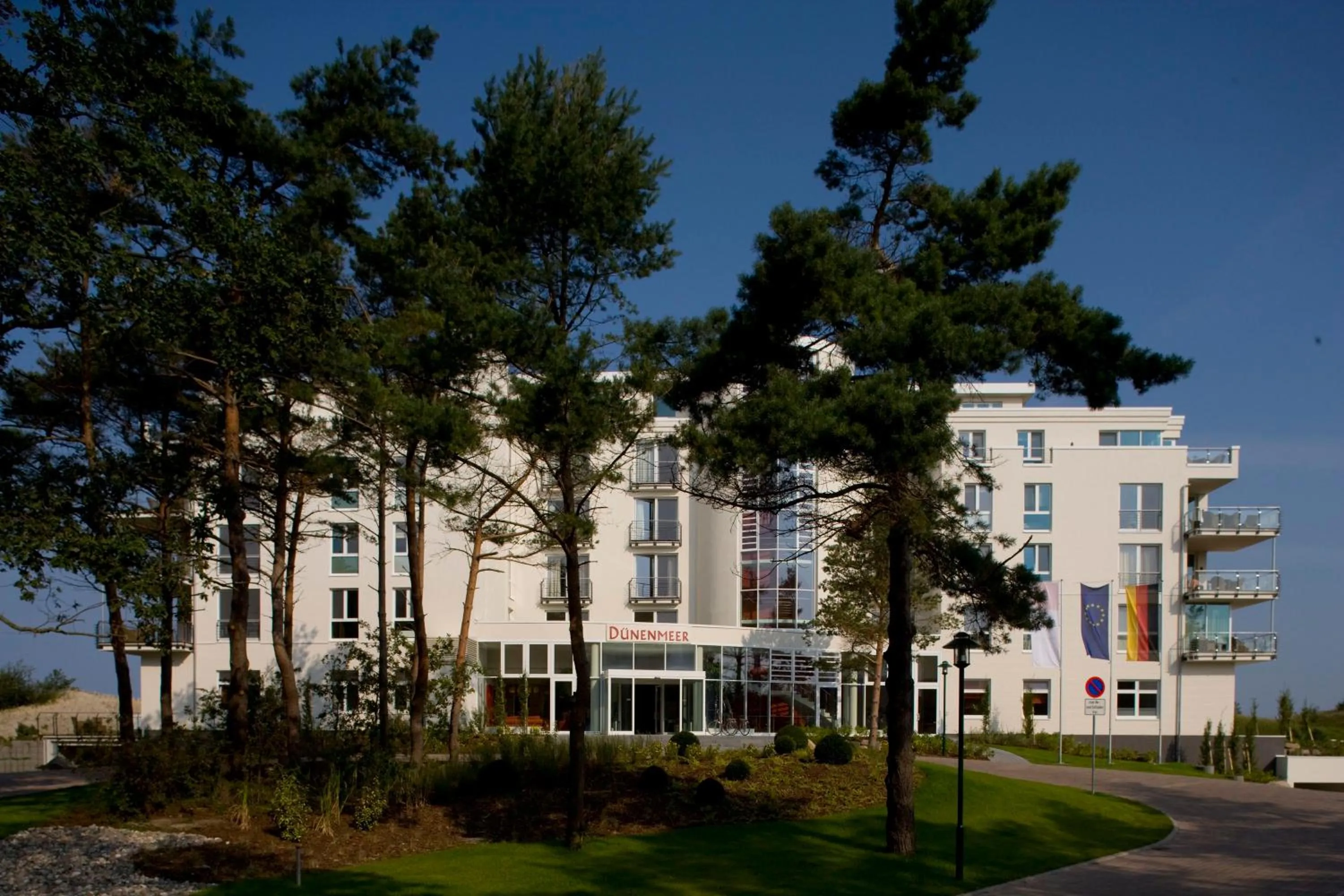 Facade/entrance in Strandhotel Dünenmeer - Adults only