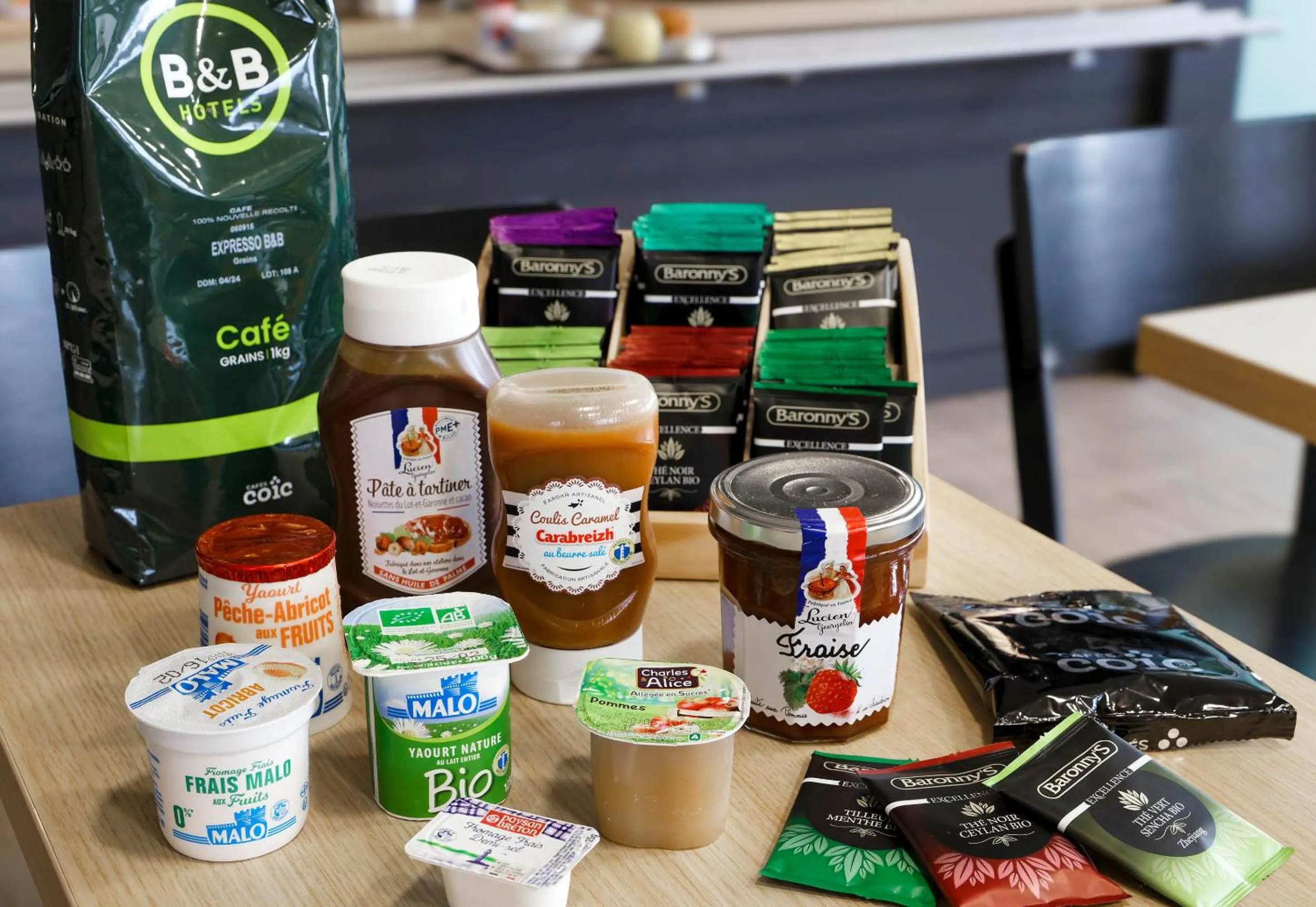 Buffet breakfast in B&B HOTEL Clermont-Ferrand Gerzat