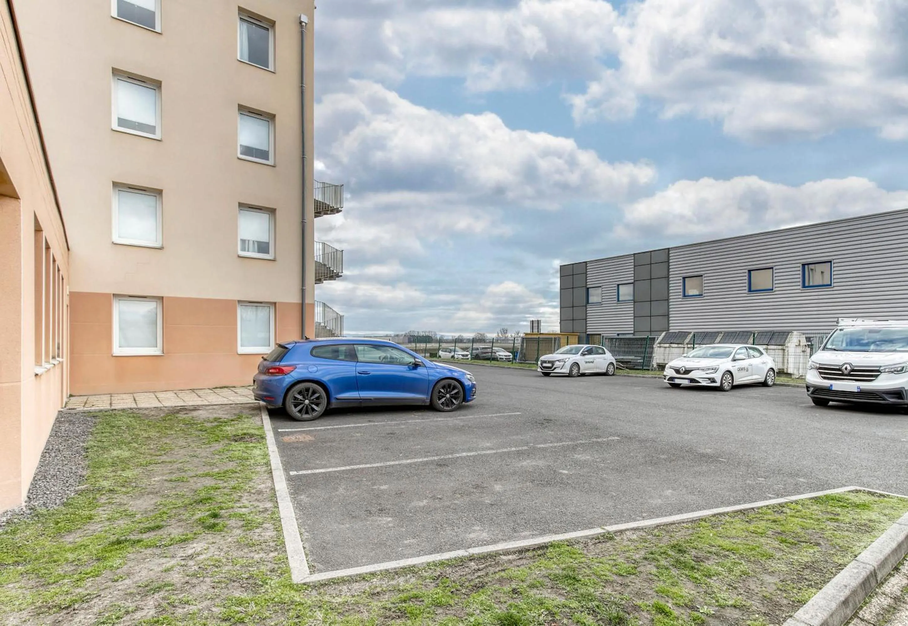 Parking in B&B HOTEL Clermont-Ferrand Gerzat