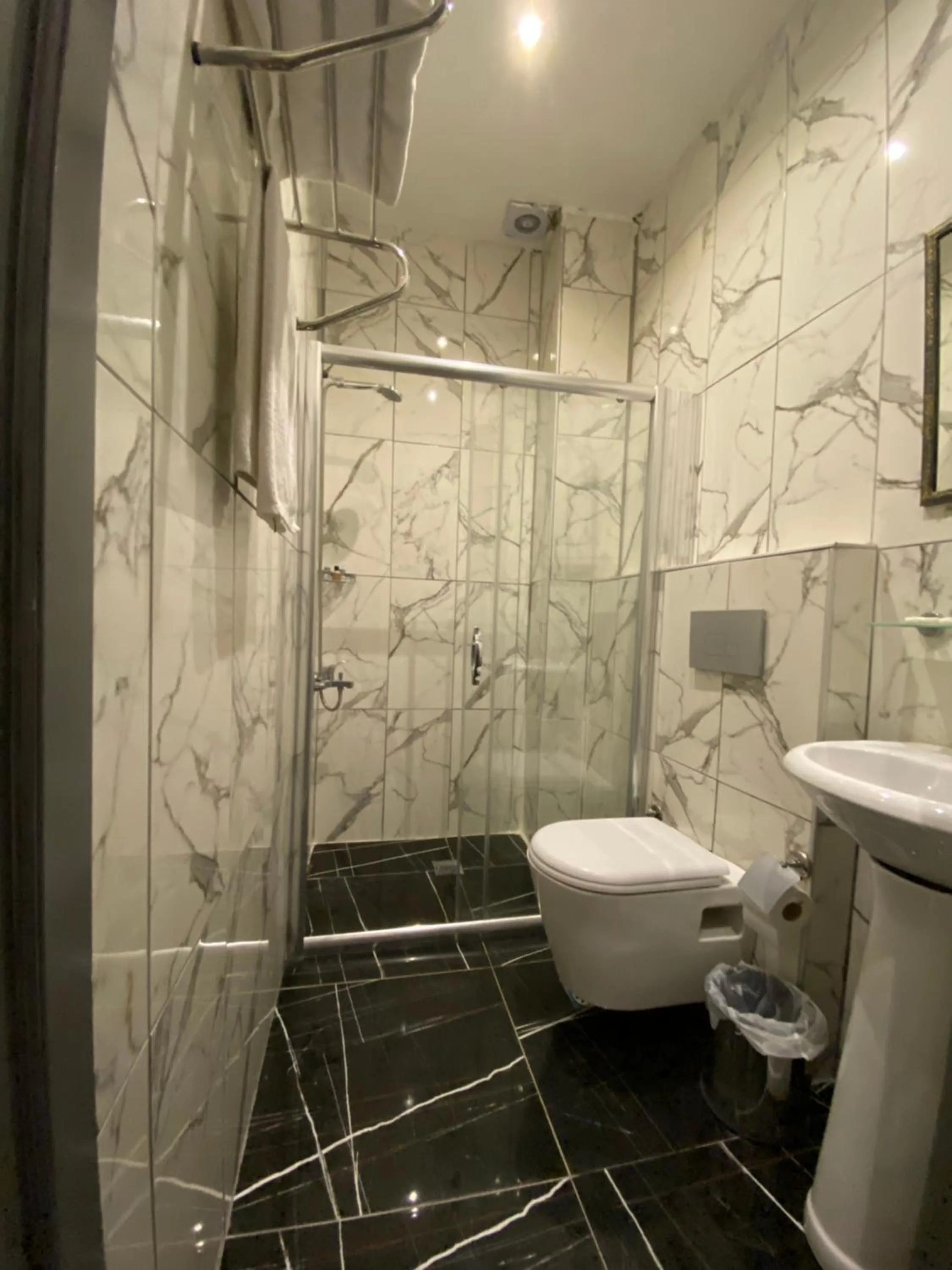 Bathroom in GANJ Hotel