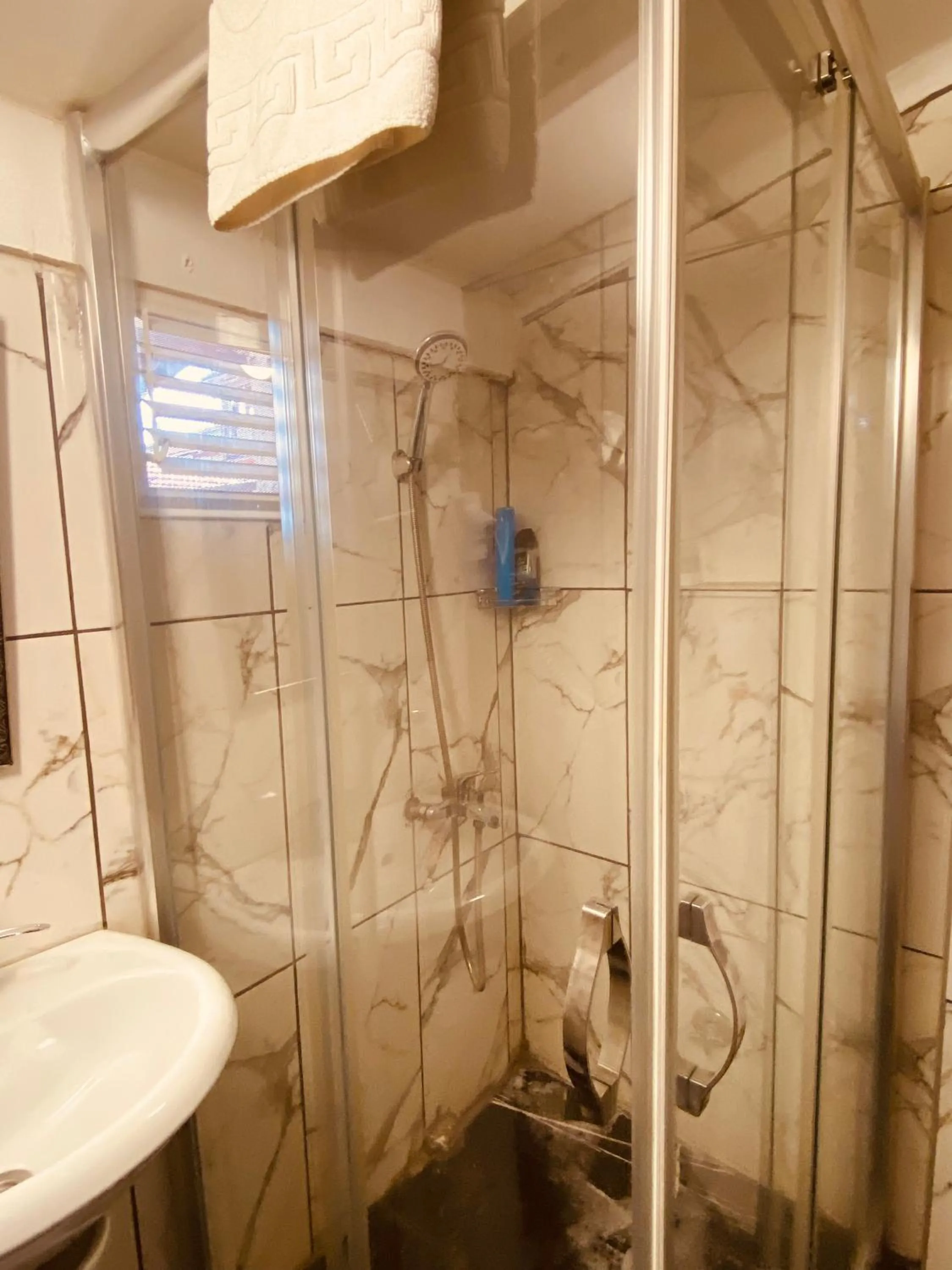 Bathroom in GANJ Hotel