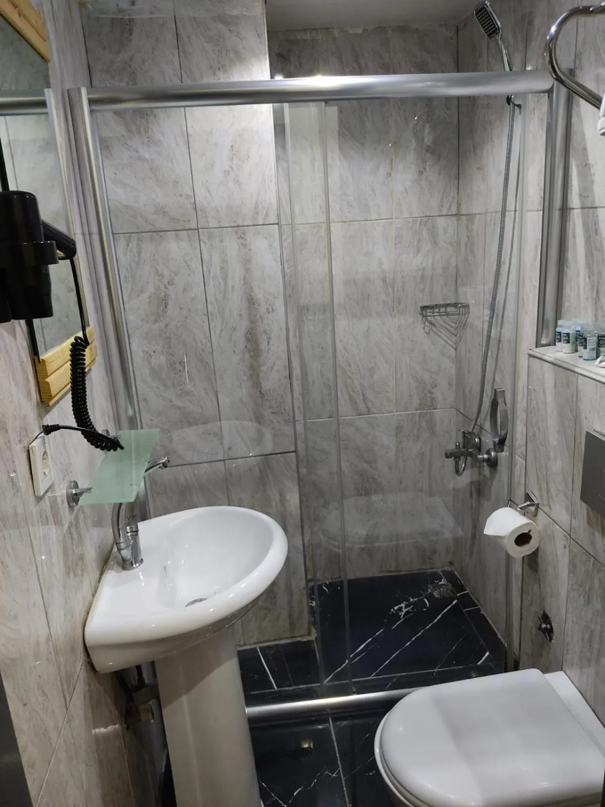 Bathroom in GANJ Hotel