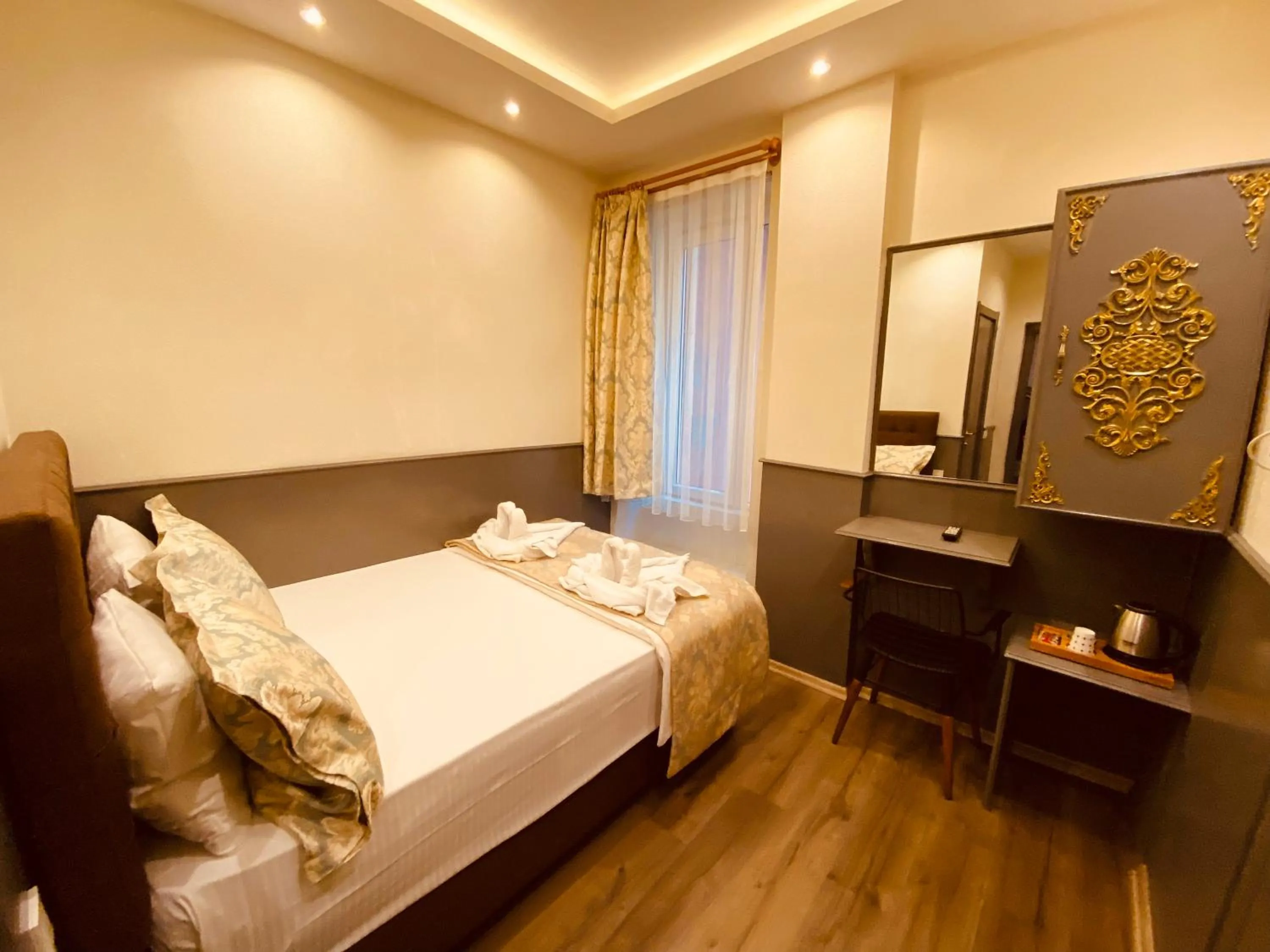 Bedroom, Bed in GANJ Hotel