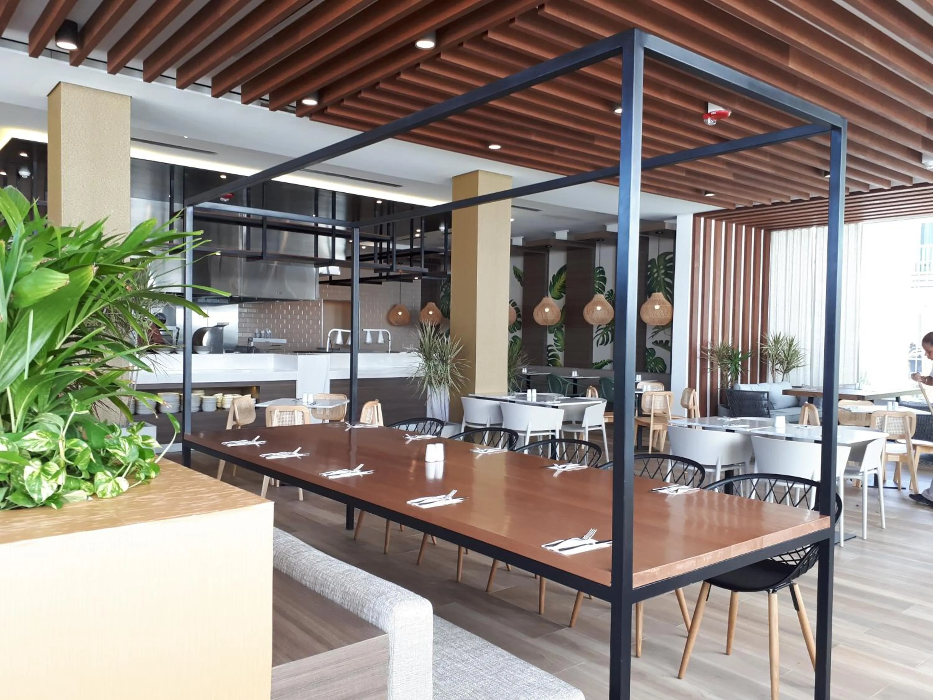 Restaurant/places to eat in The Mill Resort and Suites