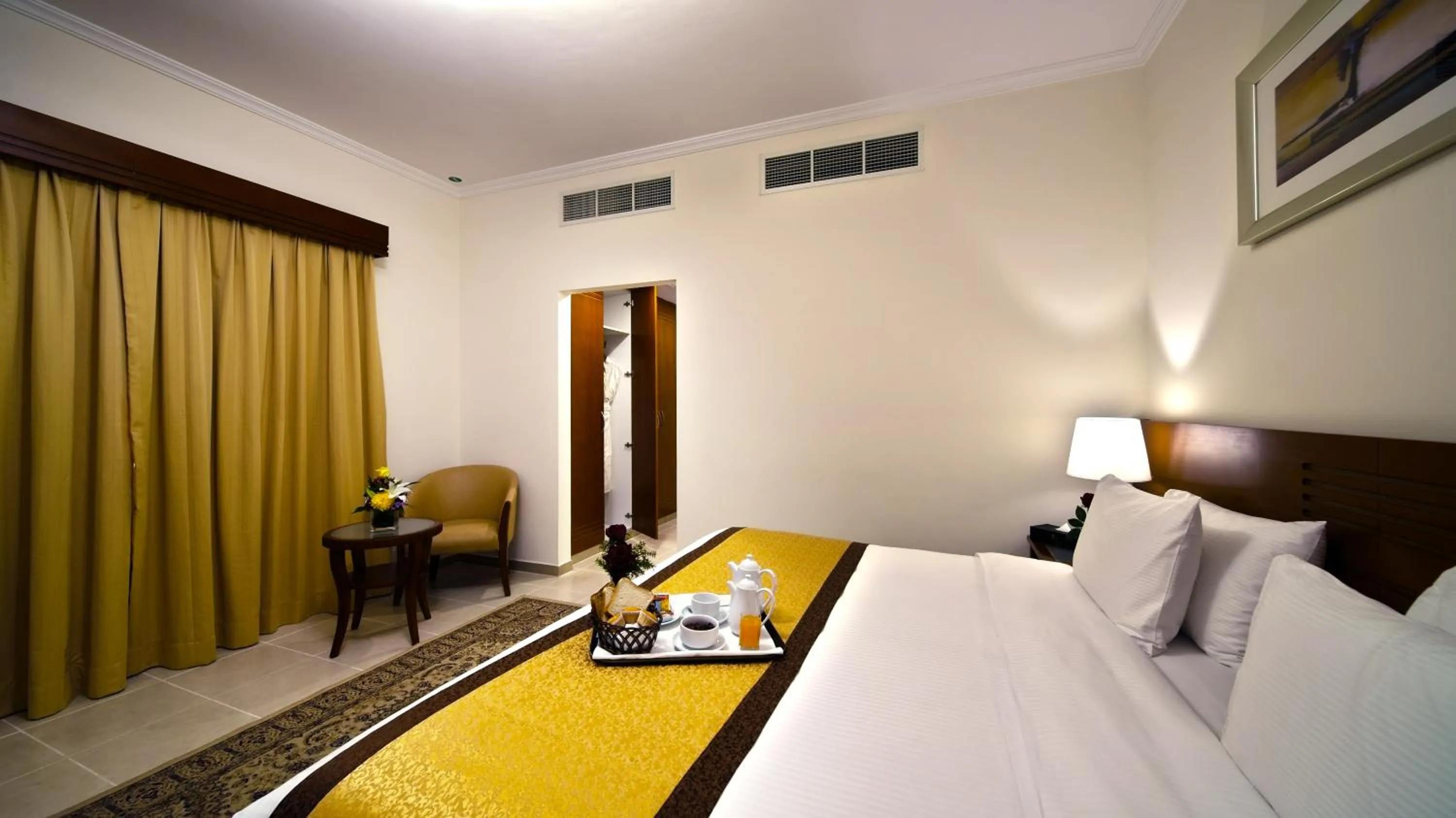Bedroom, Bed in Rose Garden Hotel Apartments - Bur Dubai