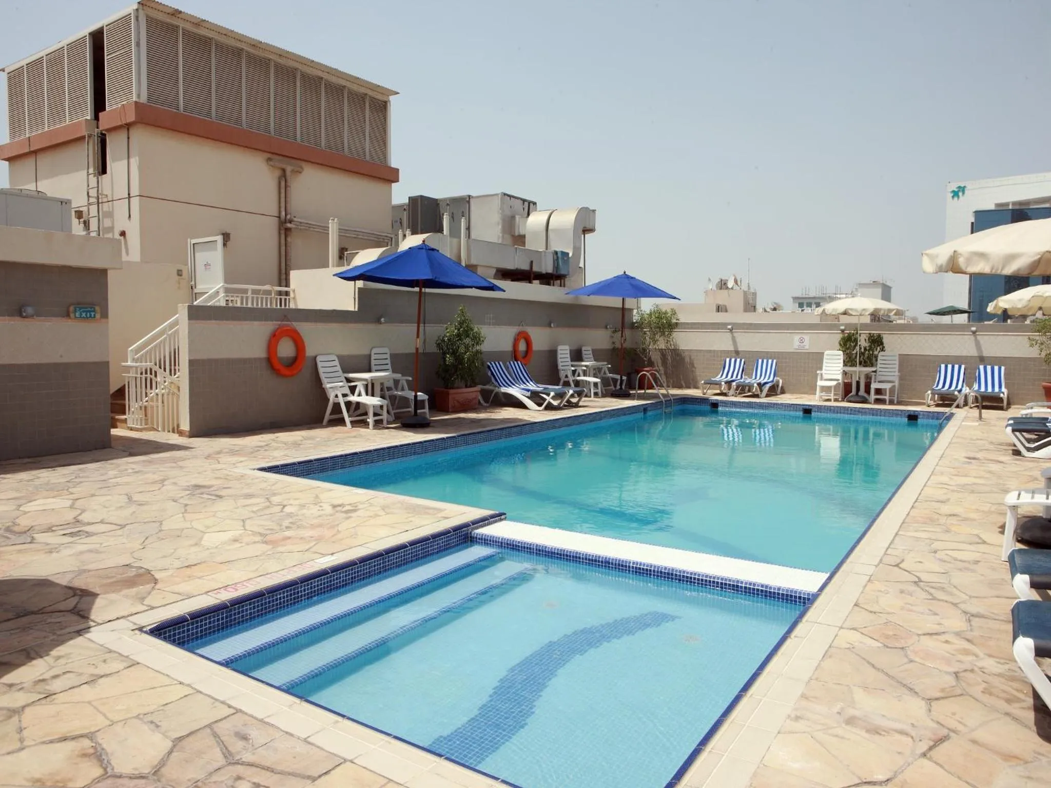 Swimming pool in Rose Garden Hotel Apartments - Bur Dubai