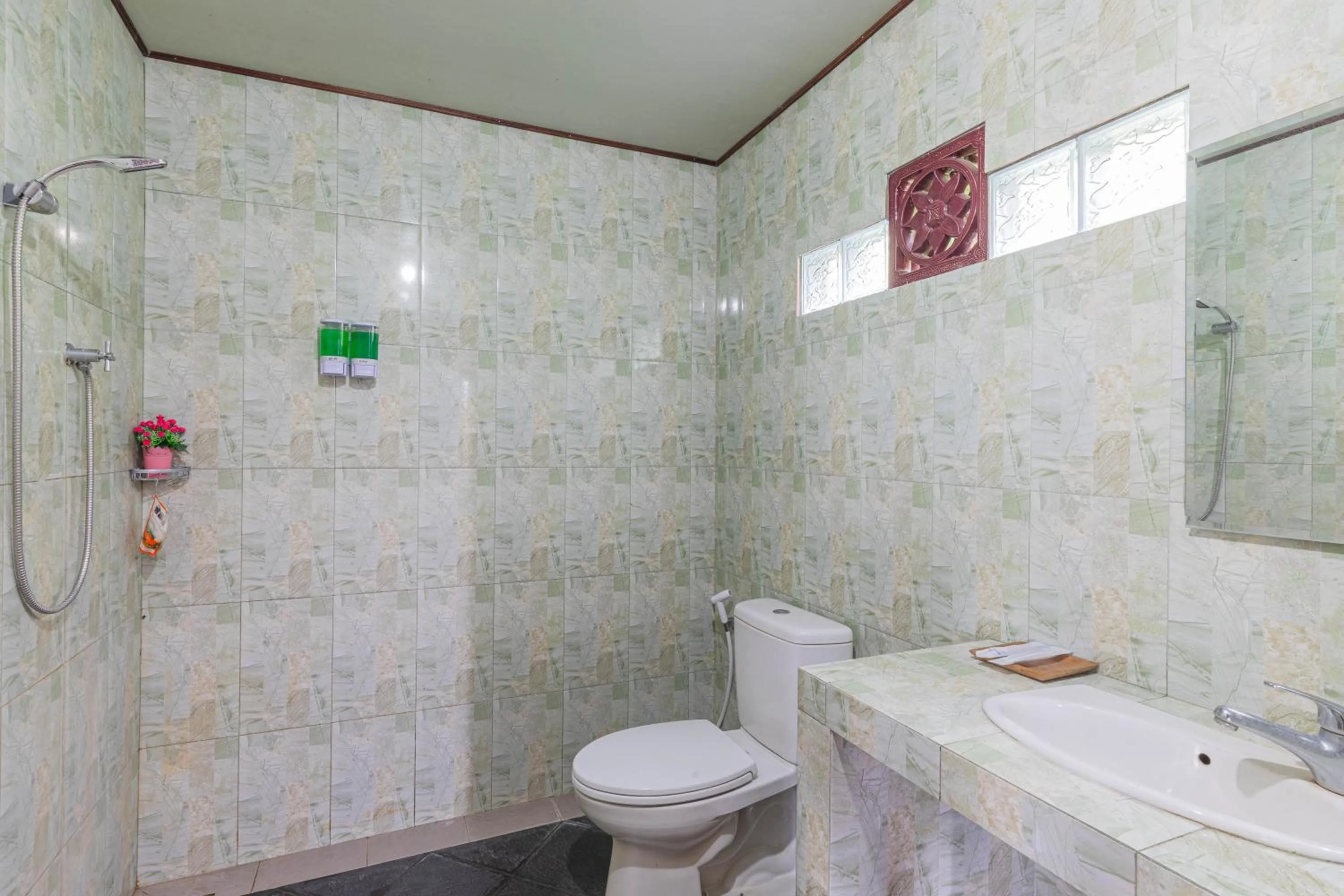 Shower in Cabana Bali Villa