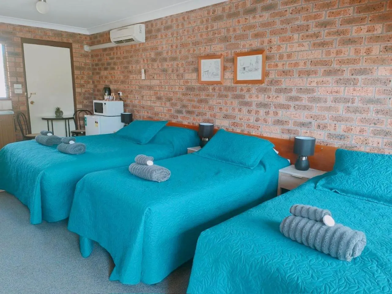 Bed in Hills of Gold Motel at Nundle