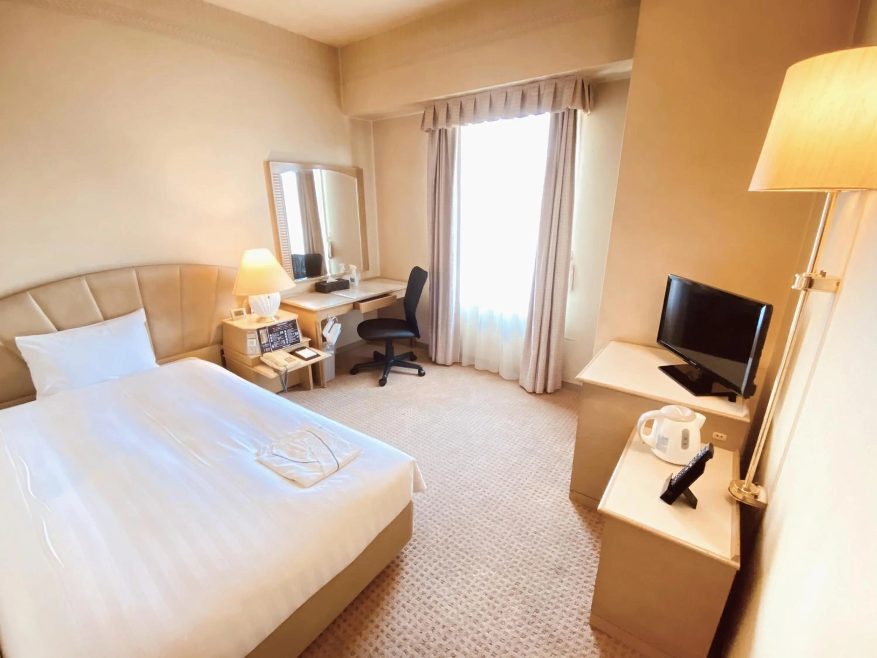 Photo of the whole room, Bed in Smile Hotel Tokyo Nishikasai