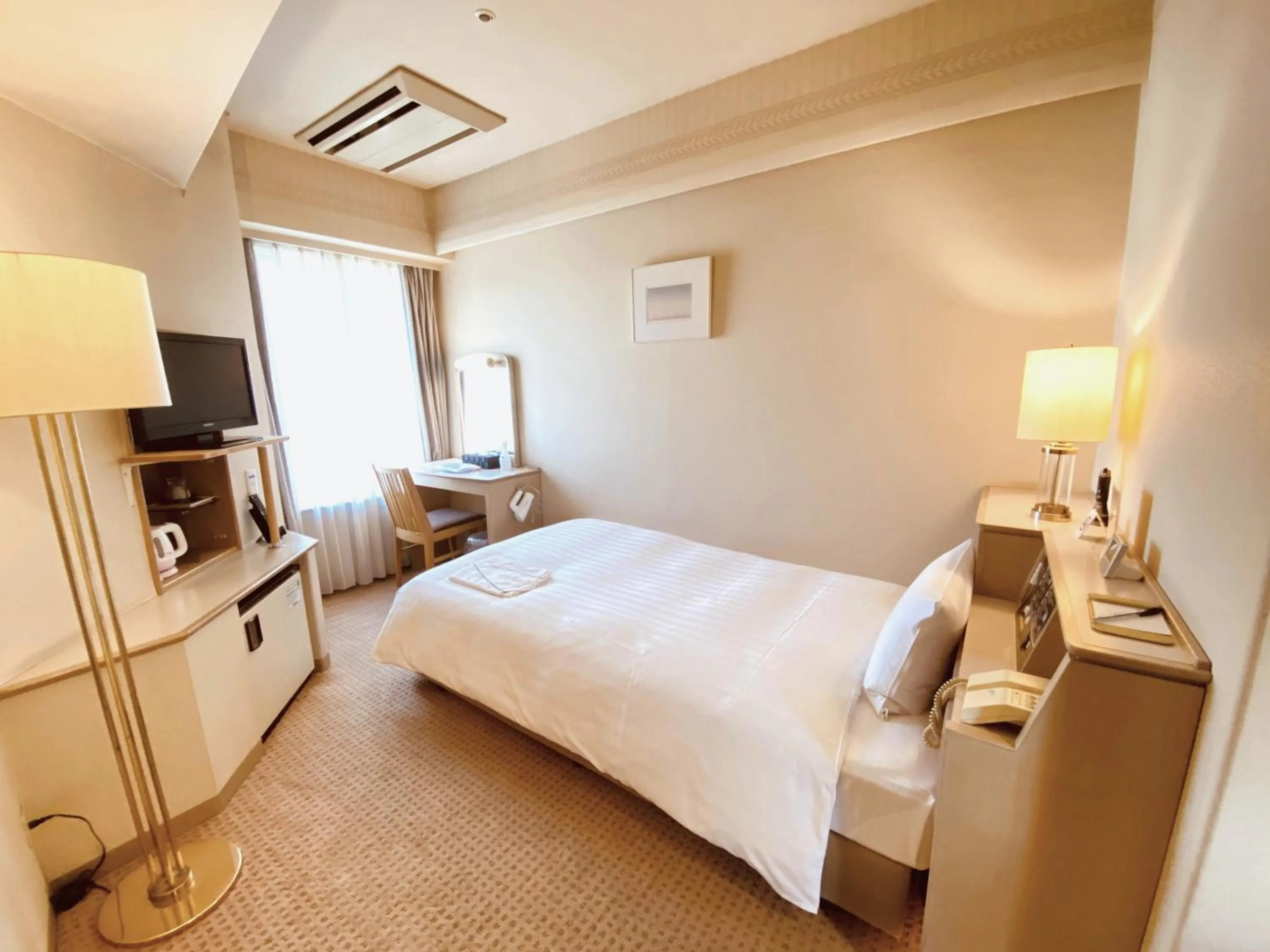 Photo of the whole room, Bed in Smile Hotel Tokyo Nishikasai