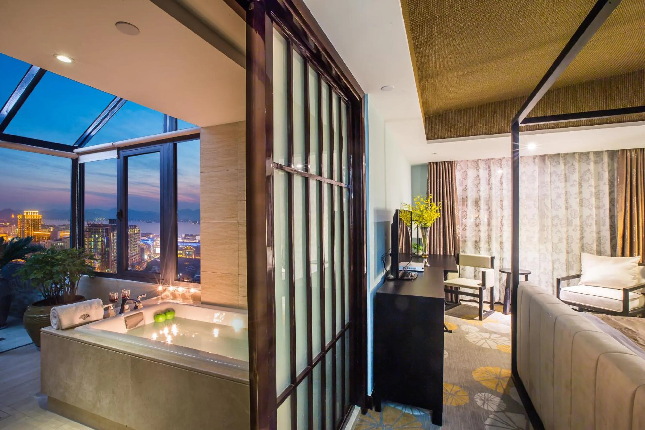 Decorative detail, Bed in Huachen International Hotel
