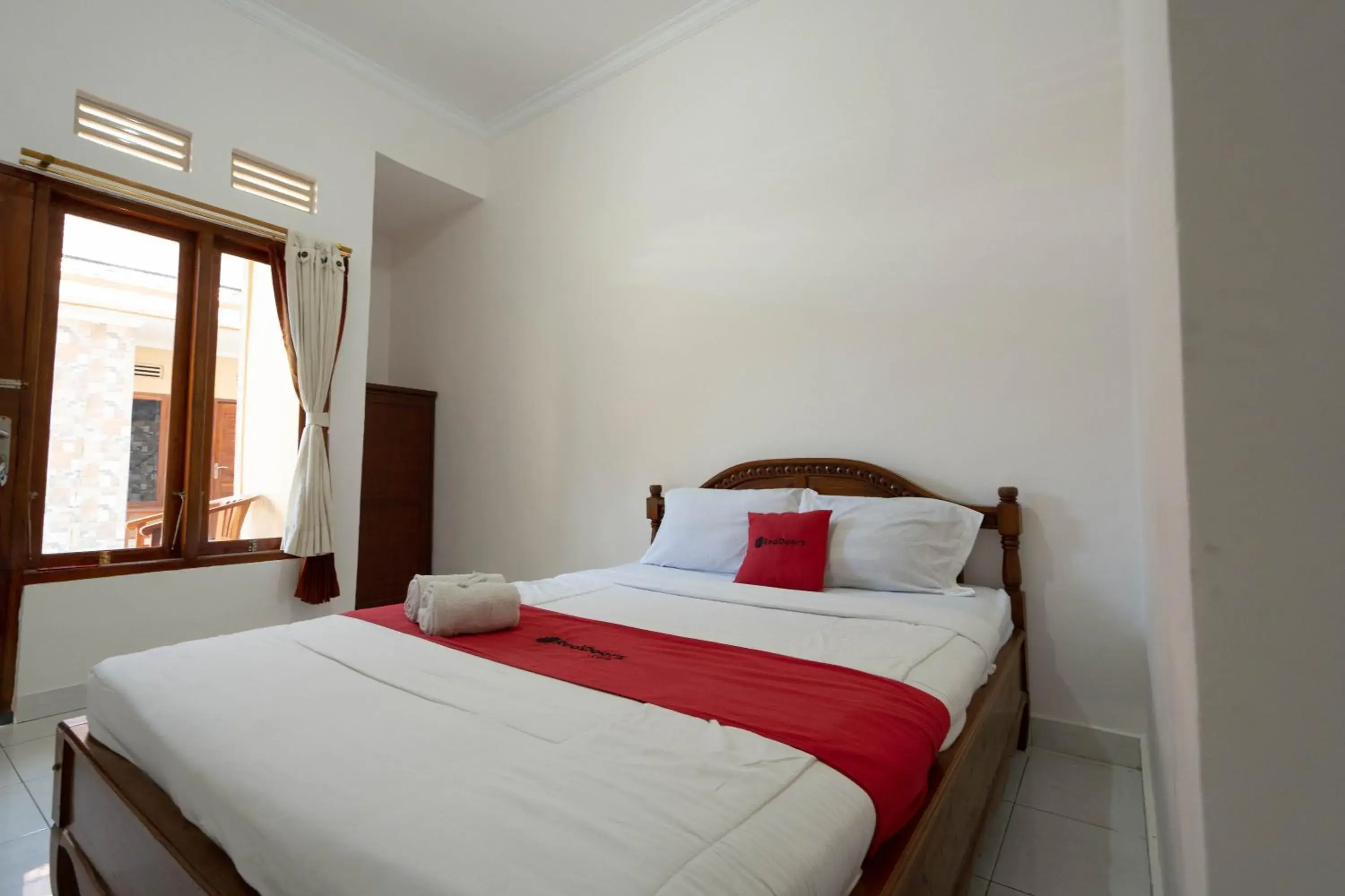 Bedroom, Bed in RedDoorz near Buleleng Harbour 2 Bedroom, Bed in RedDoorz near Buleleng Harbour 2