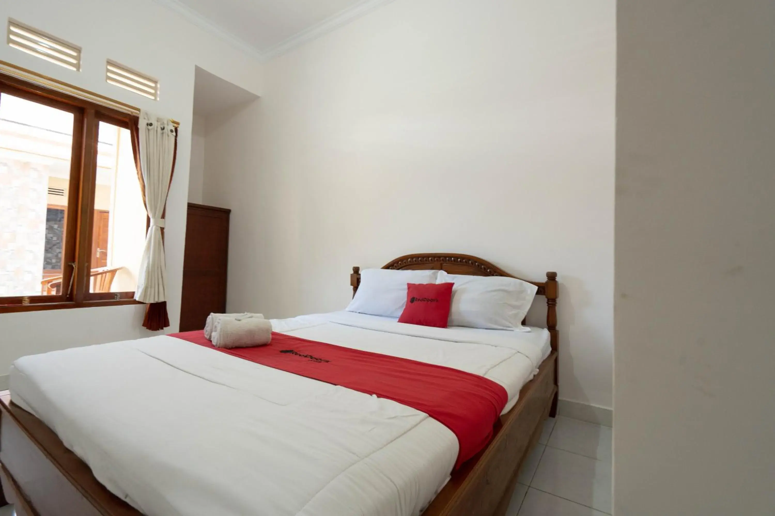 Bedroom, Bed in RedDoorz near Buleleng Harbour 2 Bedroom, Bed in RedDoorz near Buleleng Harbour 2